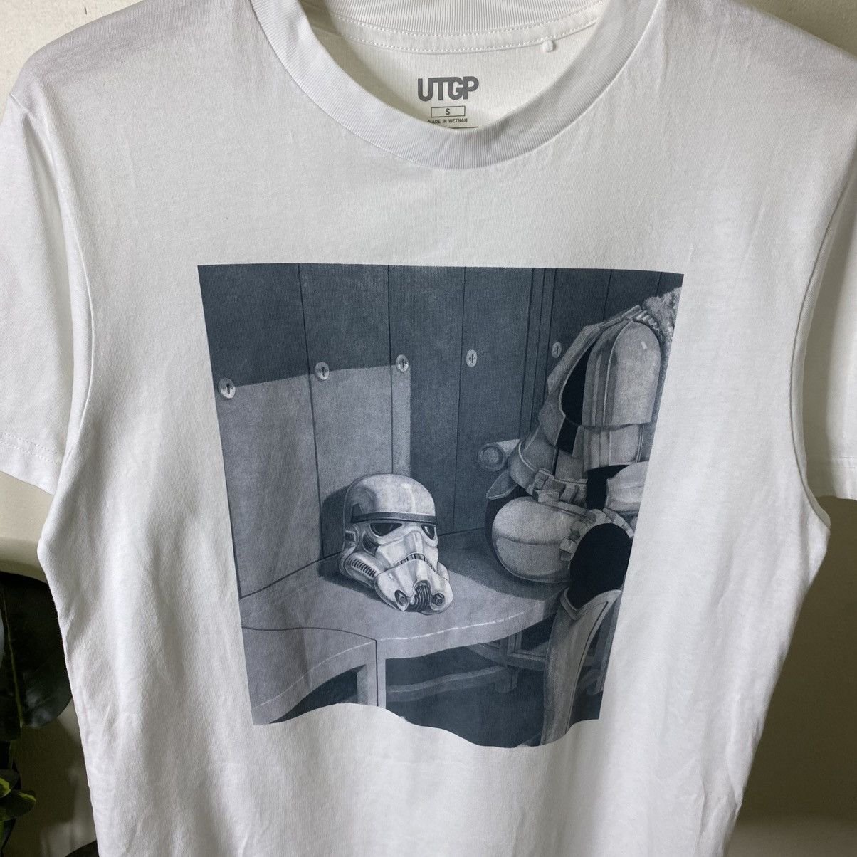 Star Wars Uniqlo UTGP 2023 Star Wars Prize Winner T Shirt Size US M / EU 48-50 / 2 - 2 Thumbnail