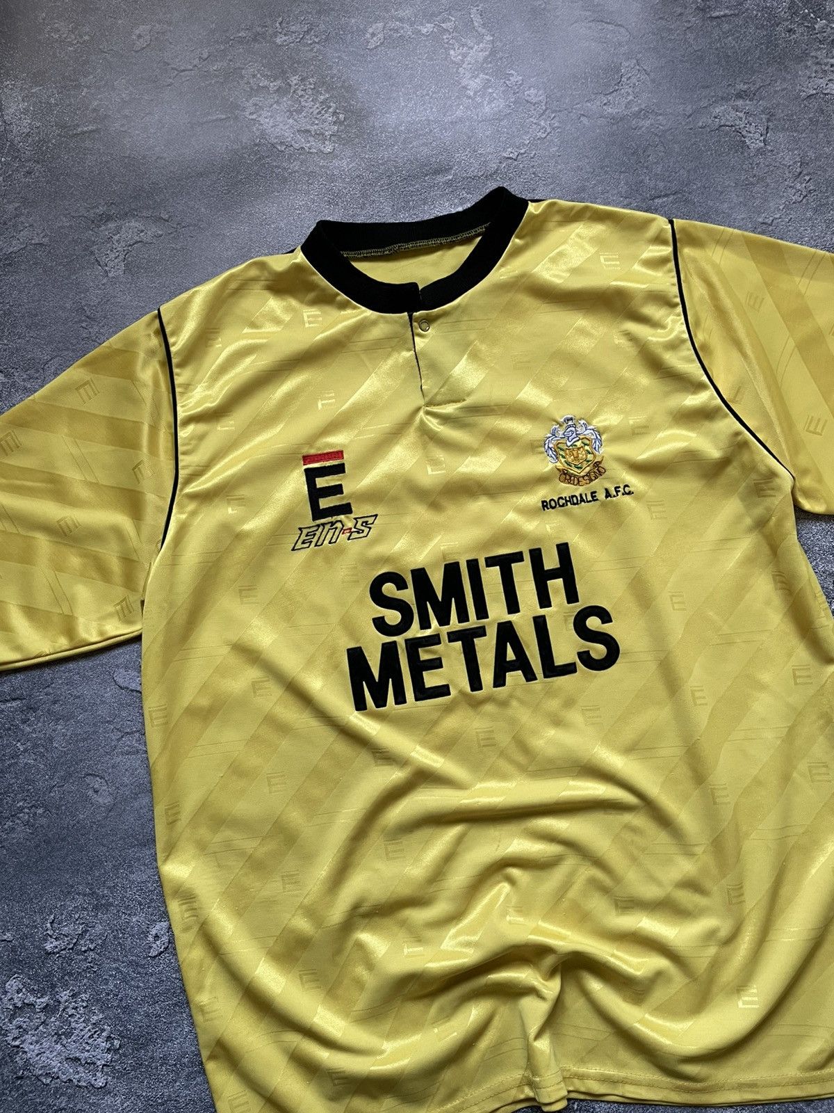 Nike 1991/1992 Rochdale A.F.C. EN-s Away Kit Soccer Jersey Y2K Size US M / EU 48-50 / 2 - 5 Thumbnail