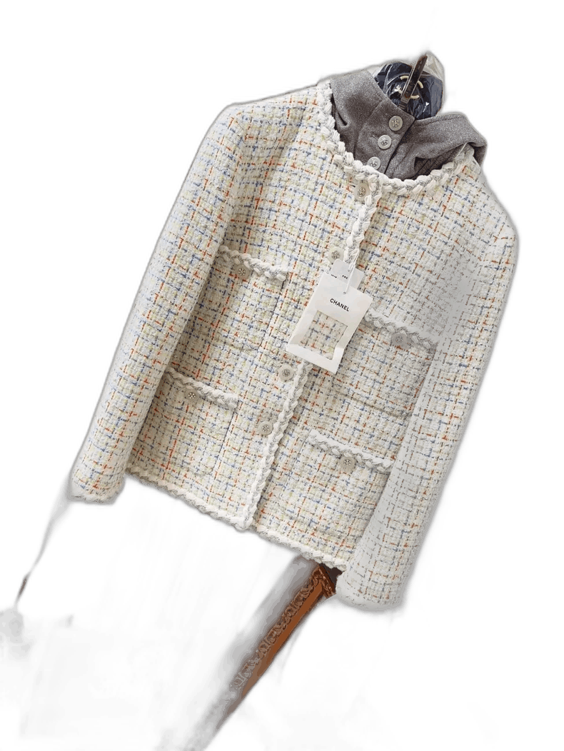 Chanel Chanel White Tweed Jacket with Removable Hood Size M / US 6-8 / IT 42-44 - 1 Thumbnail