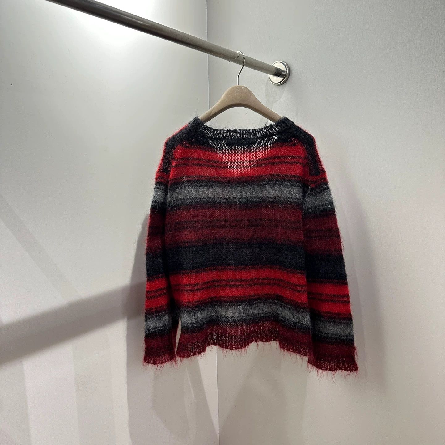 Christian Dior Monsieur Christian Dior 25FW Red-Black Stripe Mohair Bee Sweater 38 Size S / US 4 / IT 40 - 2 Thumbnail