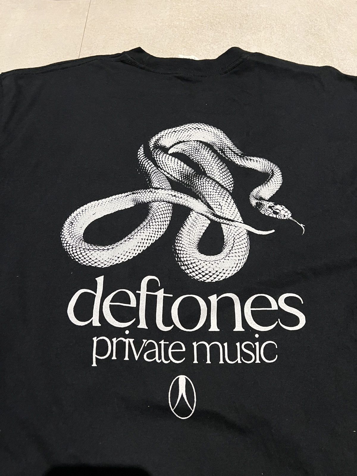 Band Tees Deftones Private Music 2025 Album Nu Metal Tshirt Size US L / EU 52-54 / 3 - 1 Thumbnail