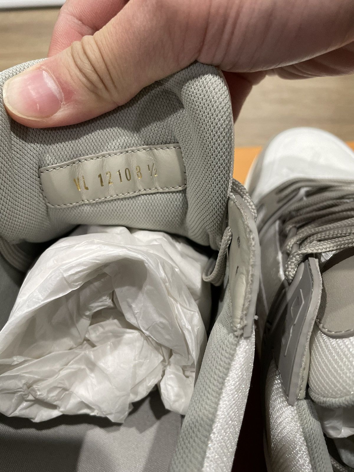 Louis Vuitton × Off-White × Virgil Abloh Louis Vuitton Grey Monogram Sneaker sz 8.5 Size US 8.5 / EU 41-42 - 8 Thumbnail