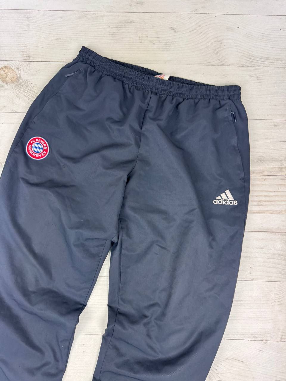 Adidas Adidas Bayern Munich 2001 2002 Tracksuit Jacket And Pants Size US XL / EU 56 / 4 - 14 Thumbnail