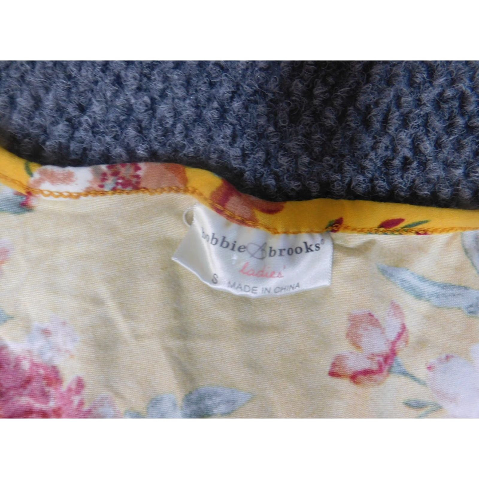 Vintage Bobbie Brooks Womens Blouse S Yellow Floral Crew Neck Pullover Stretch Casual Regular Polyester Rayon Long Sleeve Classic/Fitted Sleeve Size S / US 4 / IT 40 - 5 Thumbnail