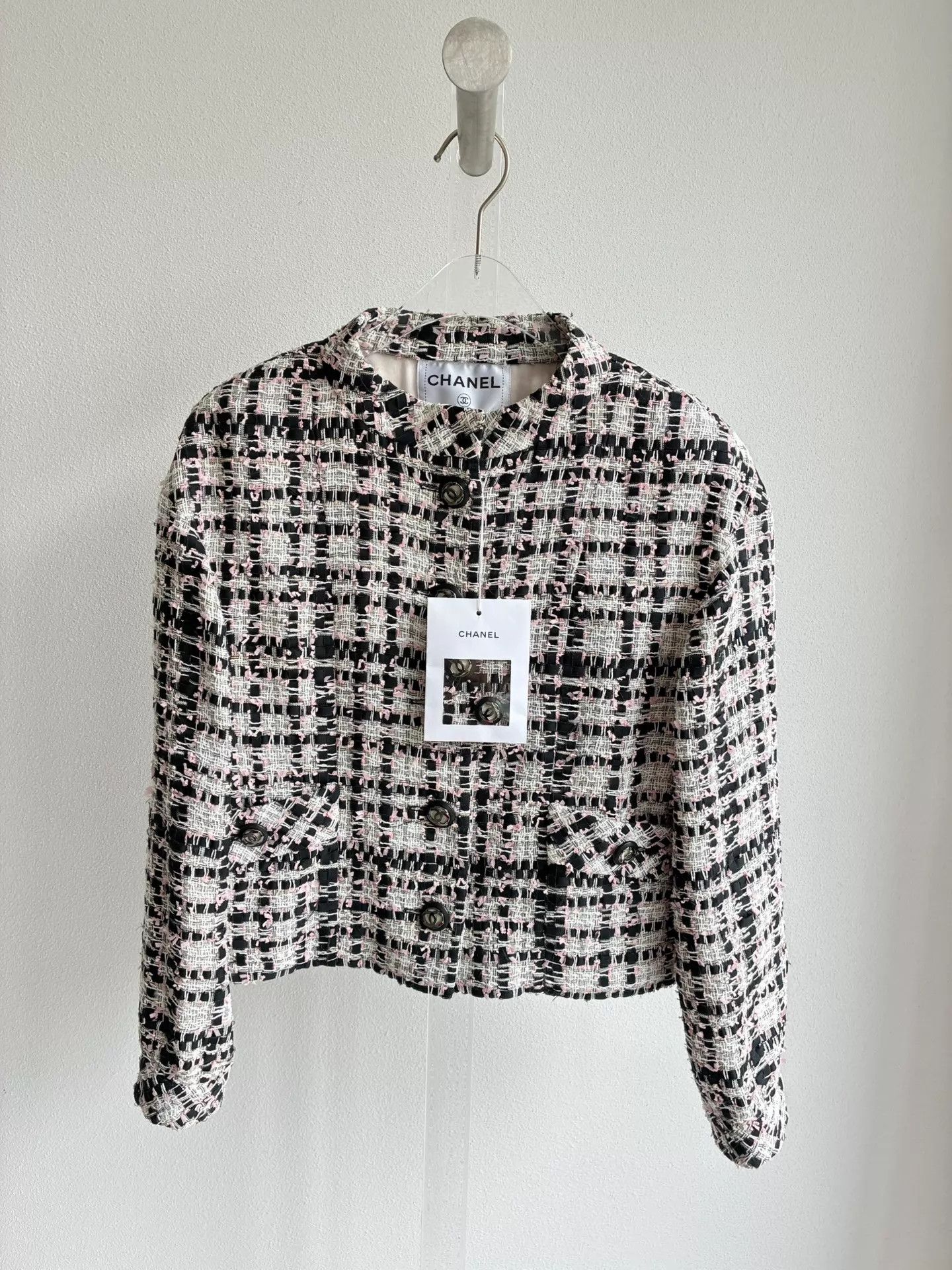 Chanel Chanel Tweed Short Jacket, Black/White with Pink Accents Size XS / US 0-2 / IT 36-38 - 1 Thumbnail