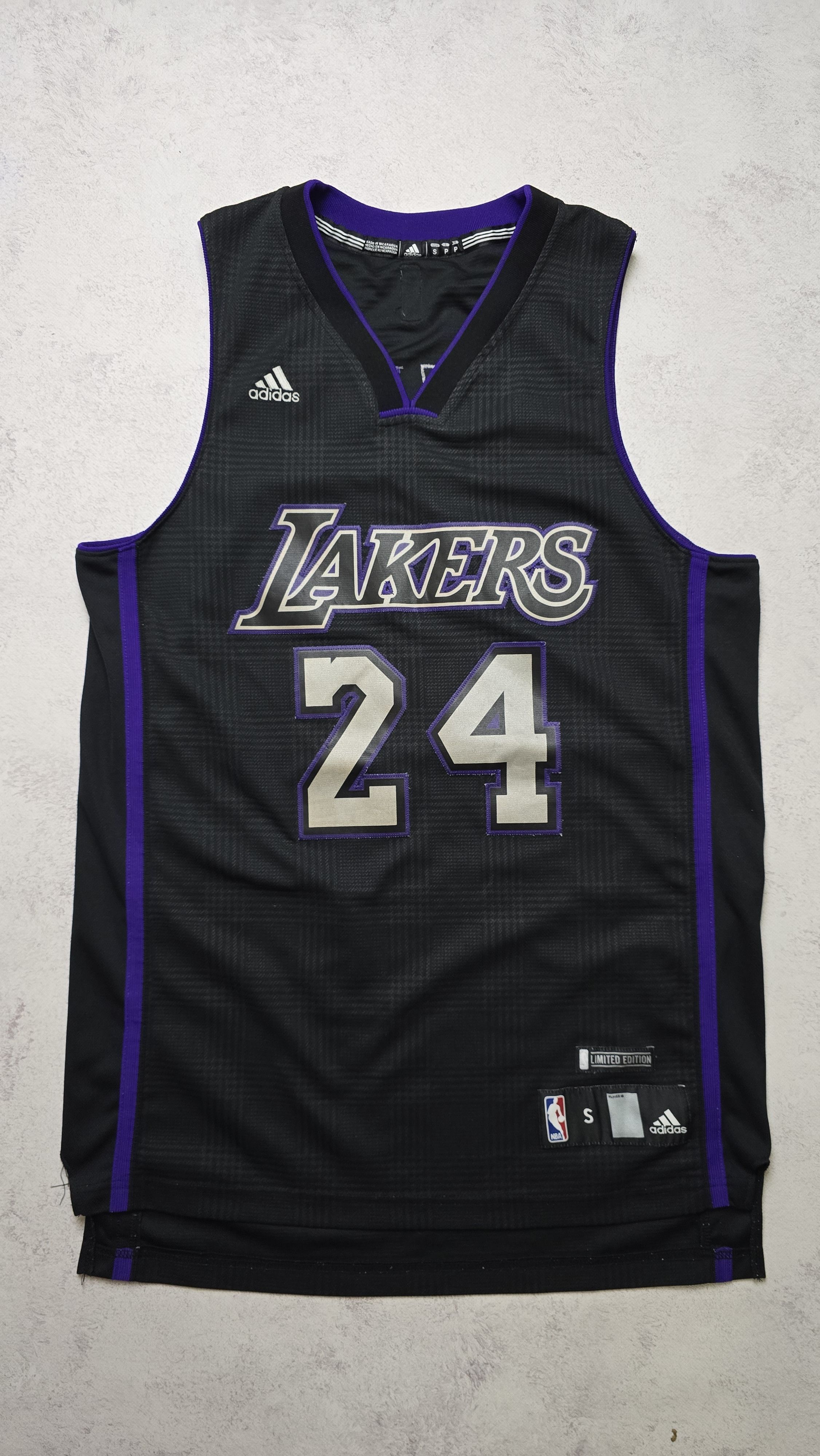 Adidas Kobe Bryant 24 LA Lakers Black Purple Limited Edition Jersey Size US S / EU 44-46 / 1 - 1 Thumbnail