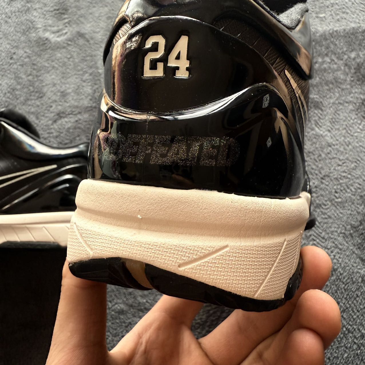 Nike × Undefeated Kobe 4 PROTRO UNDFTD PE Size US 9 / EU 42 - 6 Thumbnail