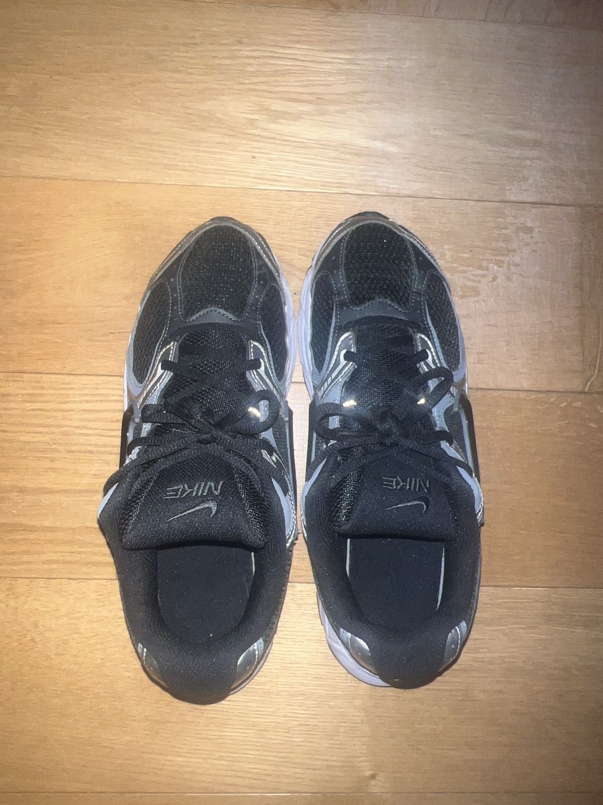 Nike Nike V5 rnr Size US 10 / EU 43 - 1 Thumbnail