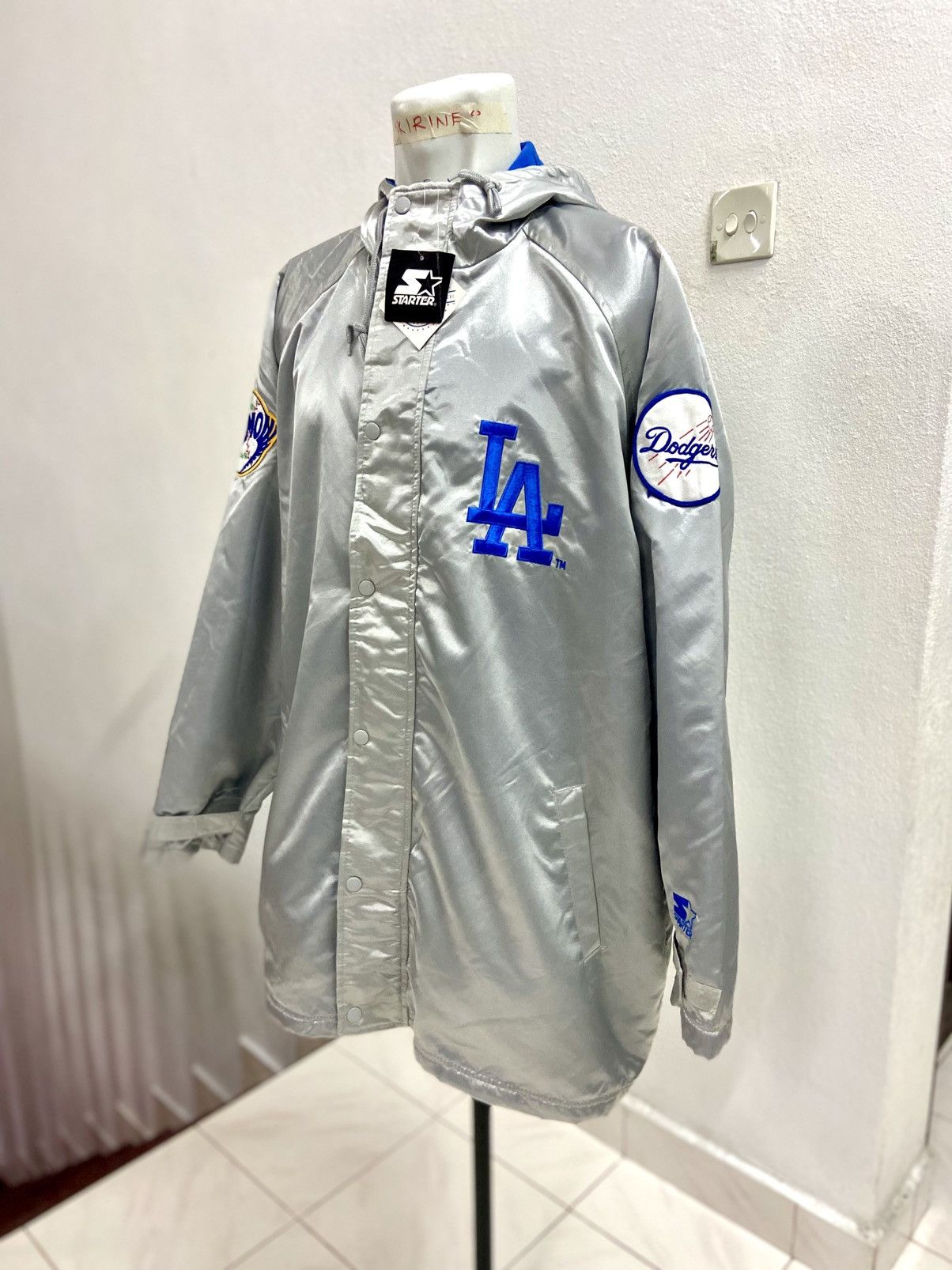 Vintage VINTAGE 97 LA DODGERS LIGHT JACKET Size US L / EU 52-54 / 3 - 3 Thumbnail