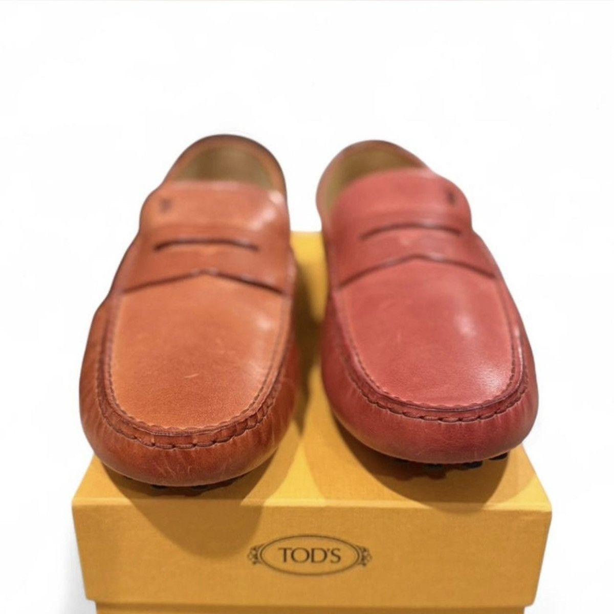 Tod's NWT Mocassino Nuovo Gommino 64C Driving Loafers Size 9 Size US 9 / EU 42 - 2 Thumbnail