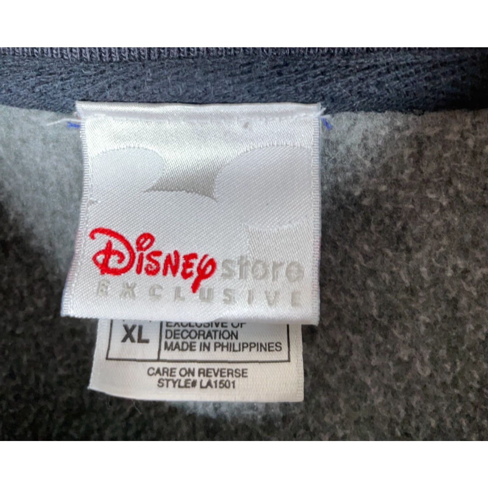 Disney Disney Snow White Grump Fleece Sweatshirt Embroidered XL Gray Polyester 100% Wool? Size US XL / EU 56 / 4 - 3 Thumbnail