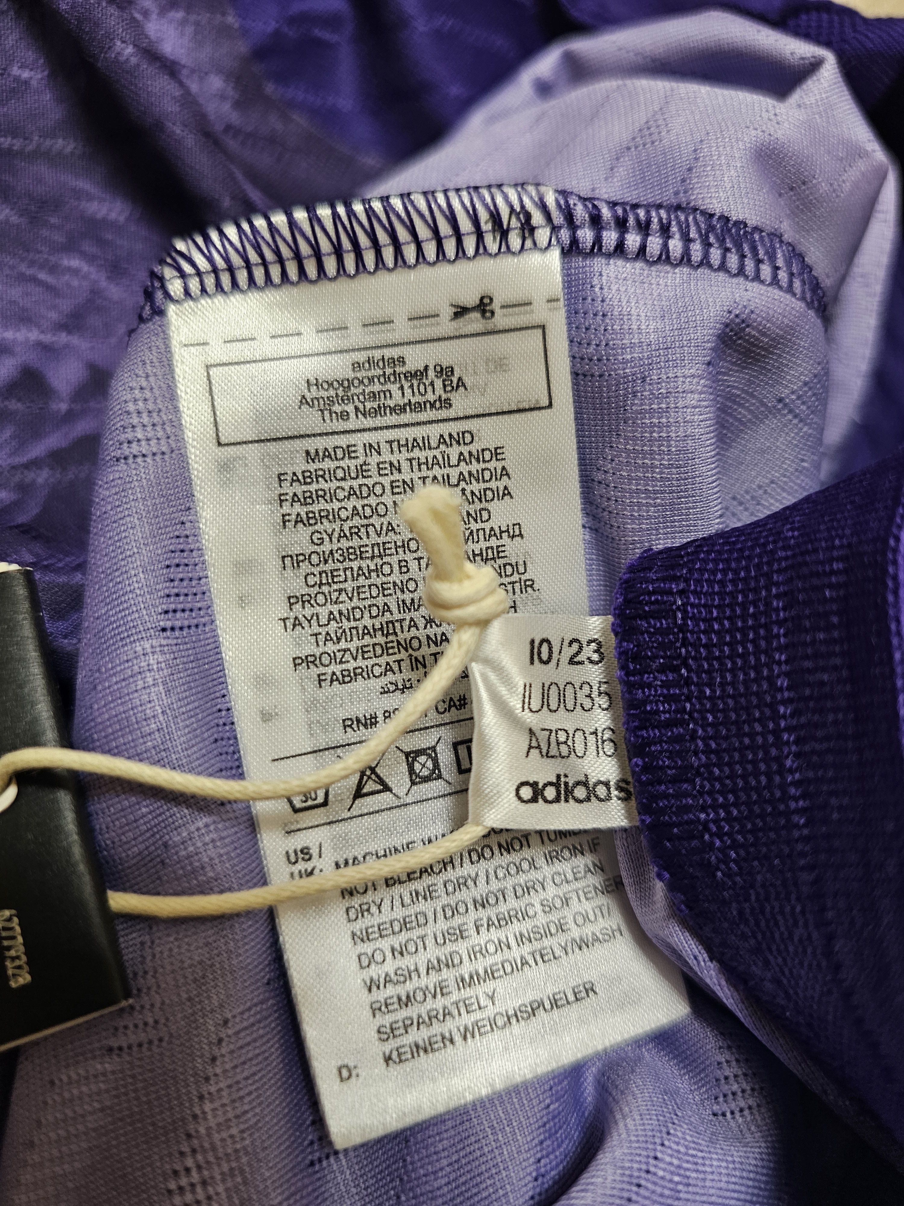 Adidas REAL MADRID 2023 2024 Y-3 PURPLE 4TH FOOTBALL SOCCER JERSEY Size US M / EU 48-50 / 2 - 12 Thumbnail