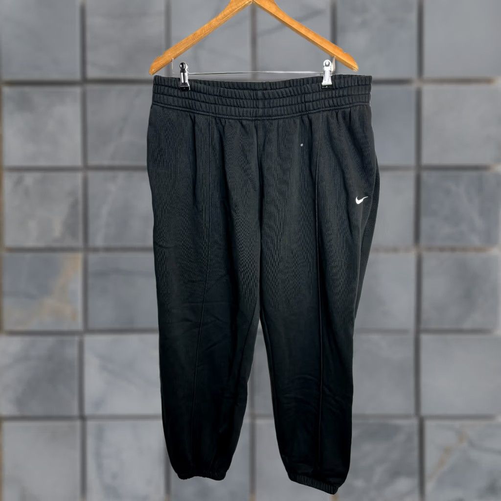 Nike Nike Joggers Womens XL Pull On Elastic Waist Fleece Pant 3409 Black Cotton Blend Sportswear Athleisure Comfort Elastic Waist Logo Nike Sportswear Size 40" / US 18 - 1 Thumbnail