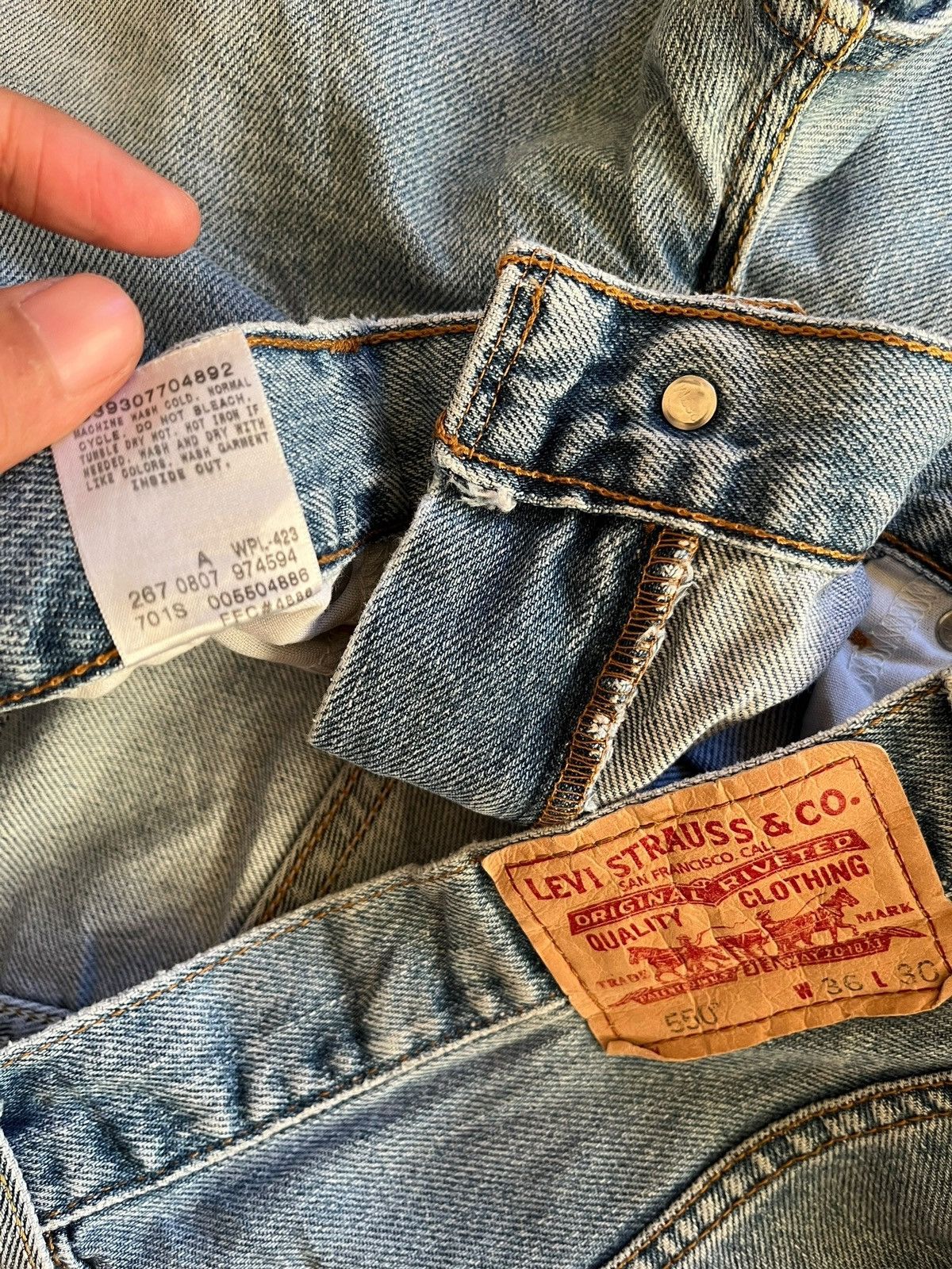 Levi's × Levi's Vintage Clothing Vintage 90s Levis 550 Ripped Distressed Baggy Jeans 35x30 Size US 35 - 10 Thumbnail