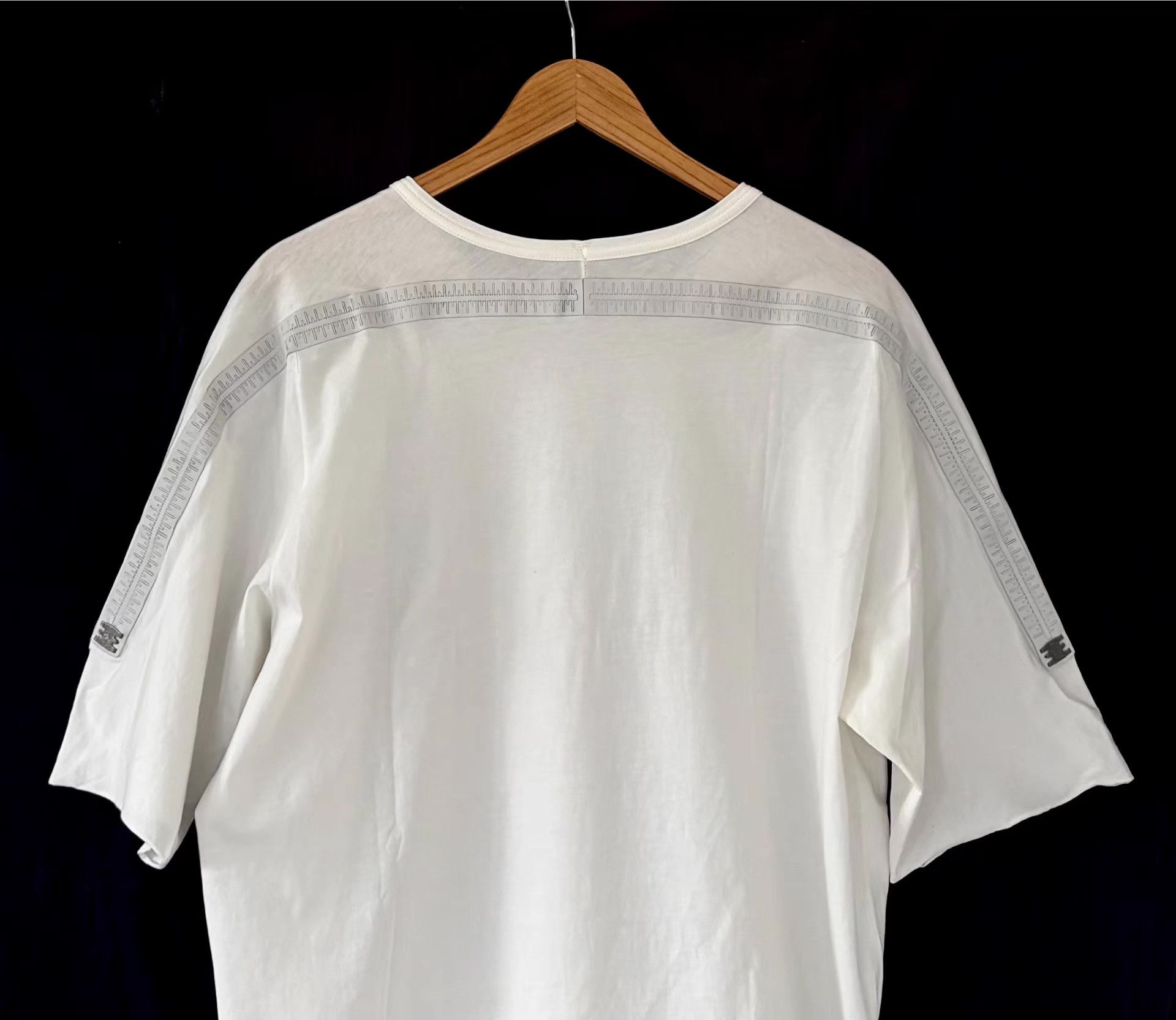 Isaac Sellam Experience Isaac Sellam Men's Oversized Keel White T-Shirt Ｑ21 Size US XL / EU 56 / 4 - 3 Thumbnail