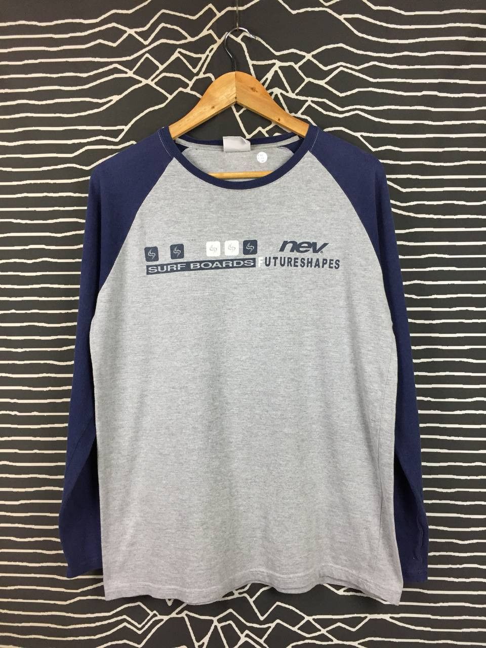 Vintage Vtg Nev Surfboards Future Shapes Raglan Tee Size L Size US L / EU 52-54 / 3 - 5 Thumbnail