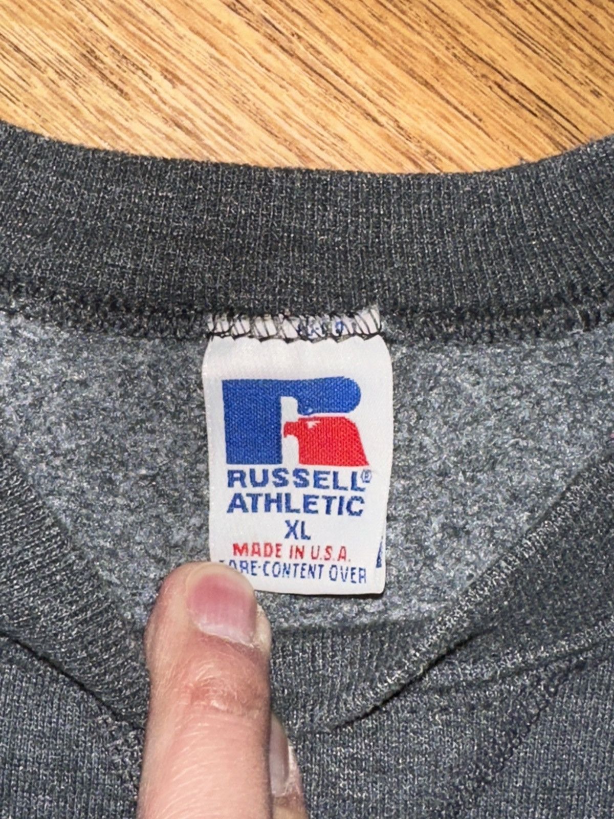 Russell Athletic × Vintage Vtg 90s RUSSELL Athletic Essential VStitch Blank Pullover XL Size US XL / EU 56 / 4 - 3 Thumbnail