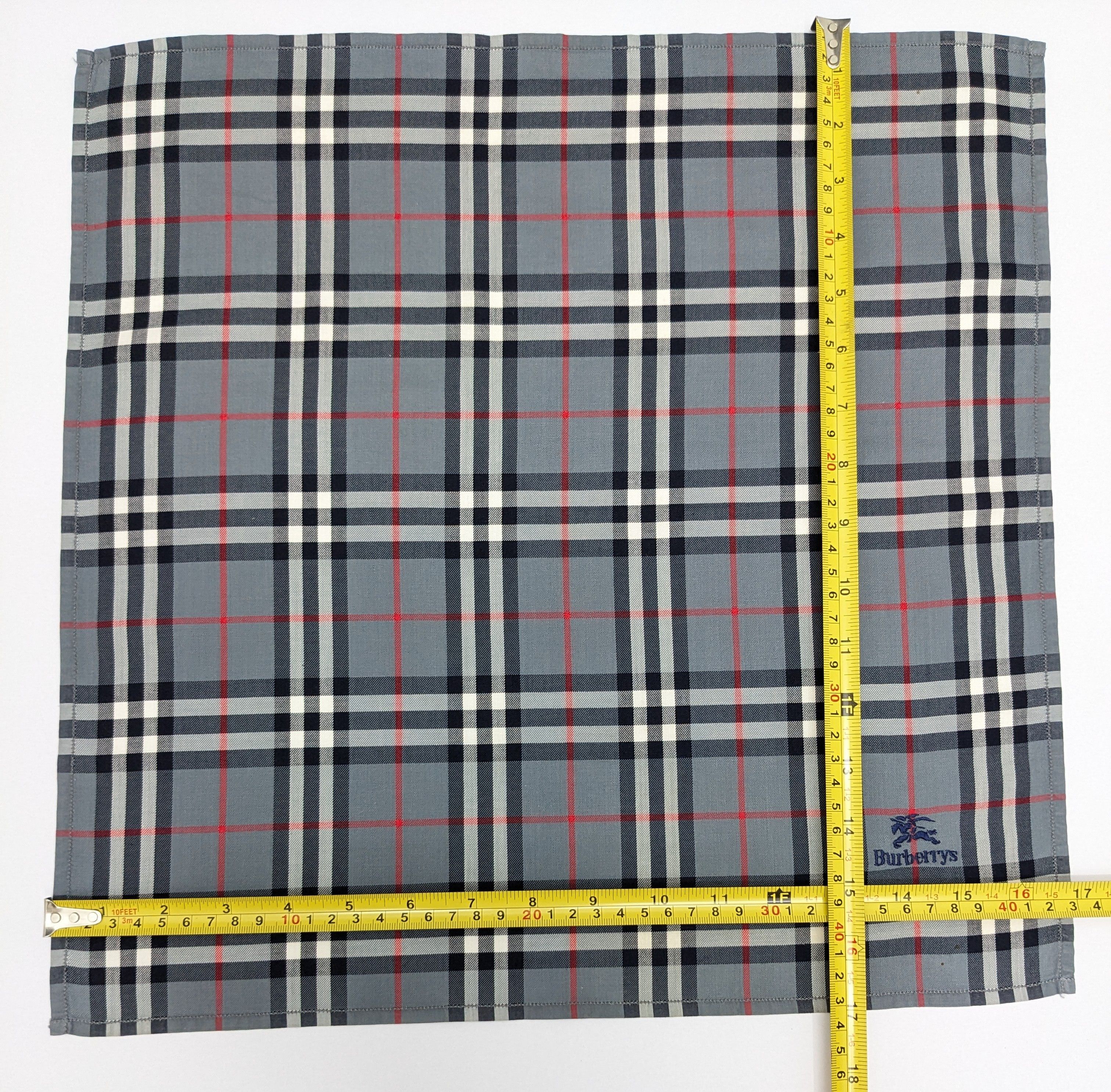 Burberry VINTAGE BURBERRYS LONDON NOVA CHECK HANDKERCHIEF Size ONE SIZE - 4 Thumbnail