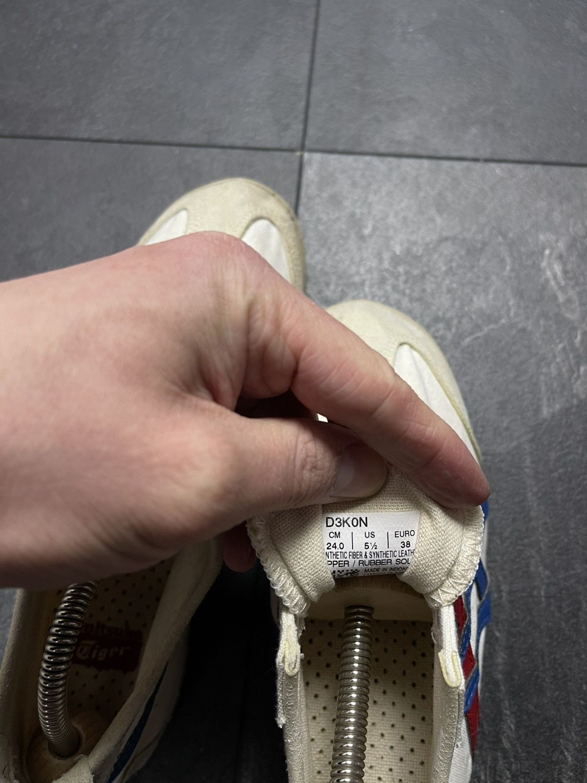 Asics × Japanese Brand × Vintage Vintage ASICS Tiger Onitsuka White Sneakers Size US 5.5 / EU 38 - 13 Thumbnail