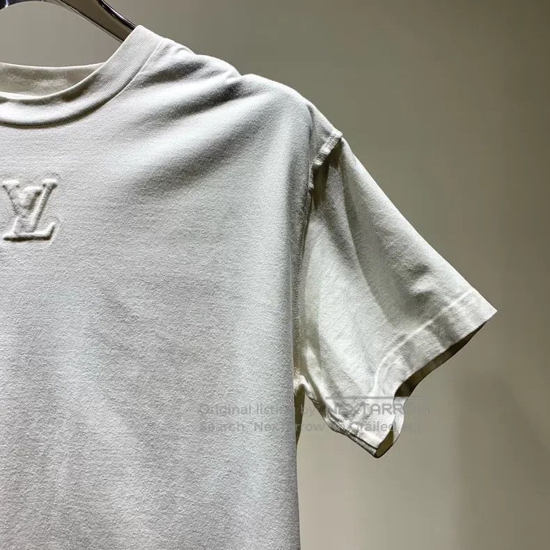 Louis Vuitton Louis Vuitton Solid Embossed Logo Short Sleeve T-shirt Size US XS / EU 42 / 0 - 6 Thumbnail