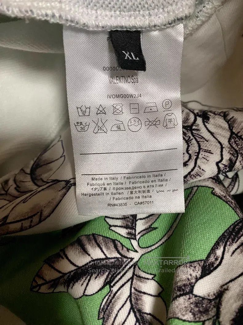 Valentino Valentino Colorful flower logo hooded sweatshirt Size US XL / EU 56 / 4 - 4 Thumbnail