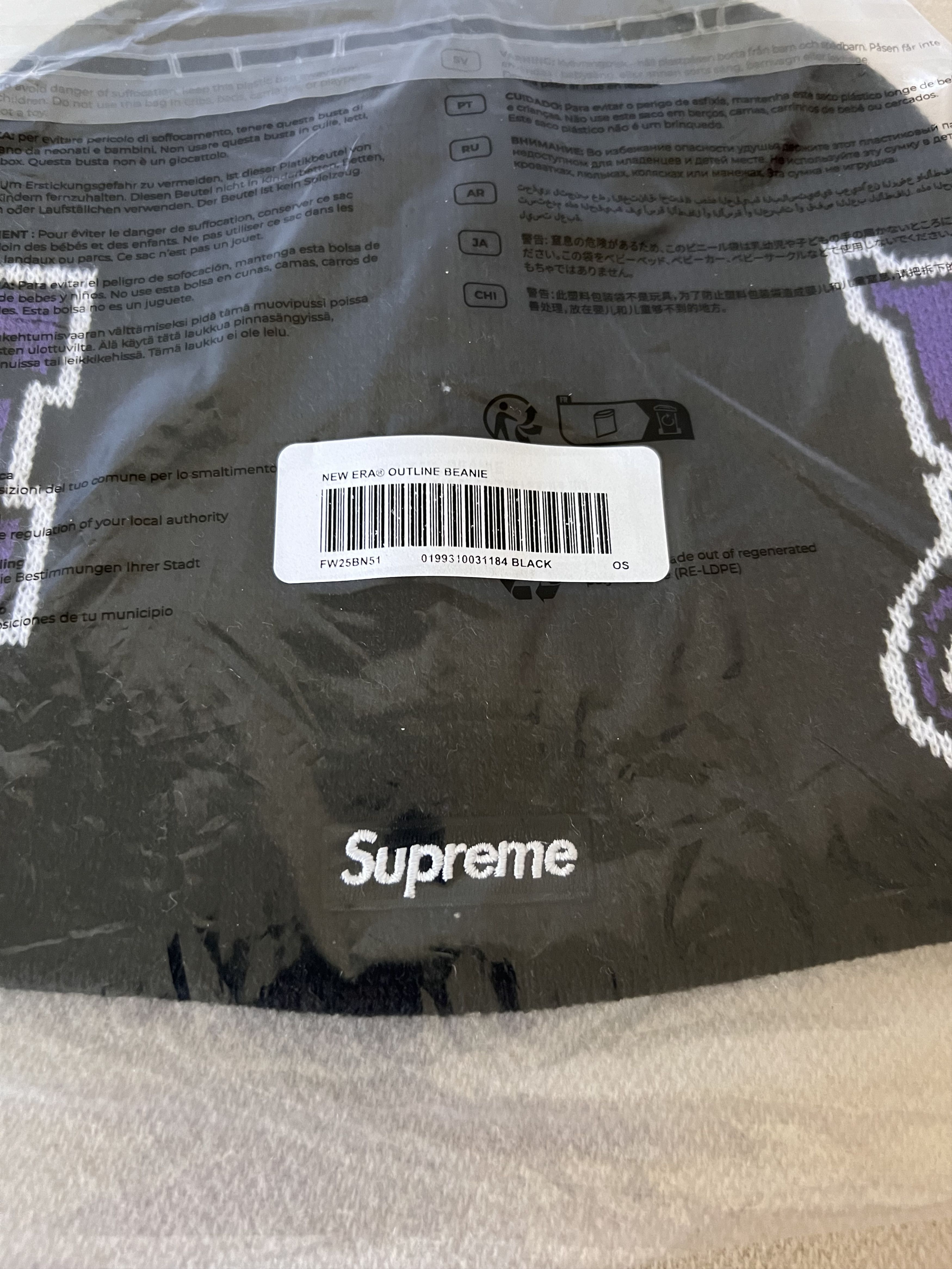 New Era × Supreme Supreme New Era Outline Beanie in Black Size ONE SIZE - 3 Thumbnail