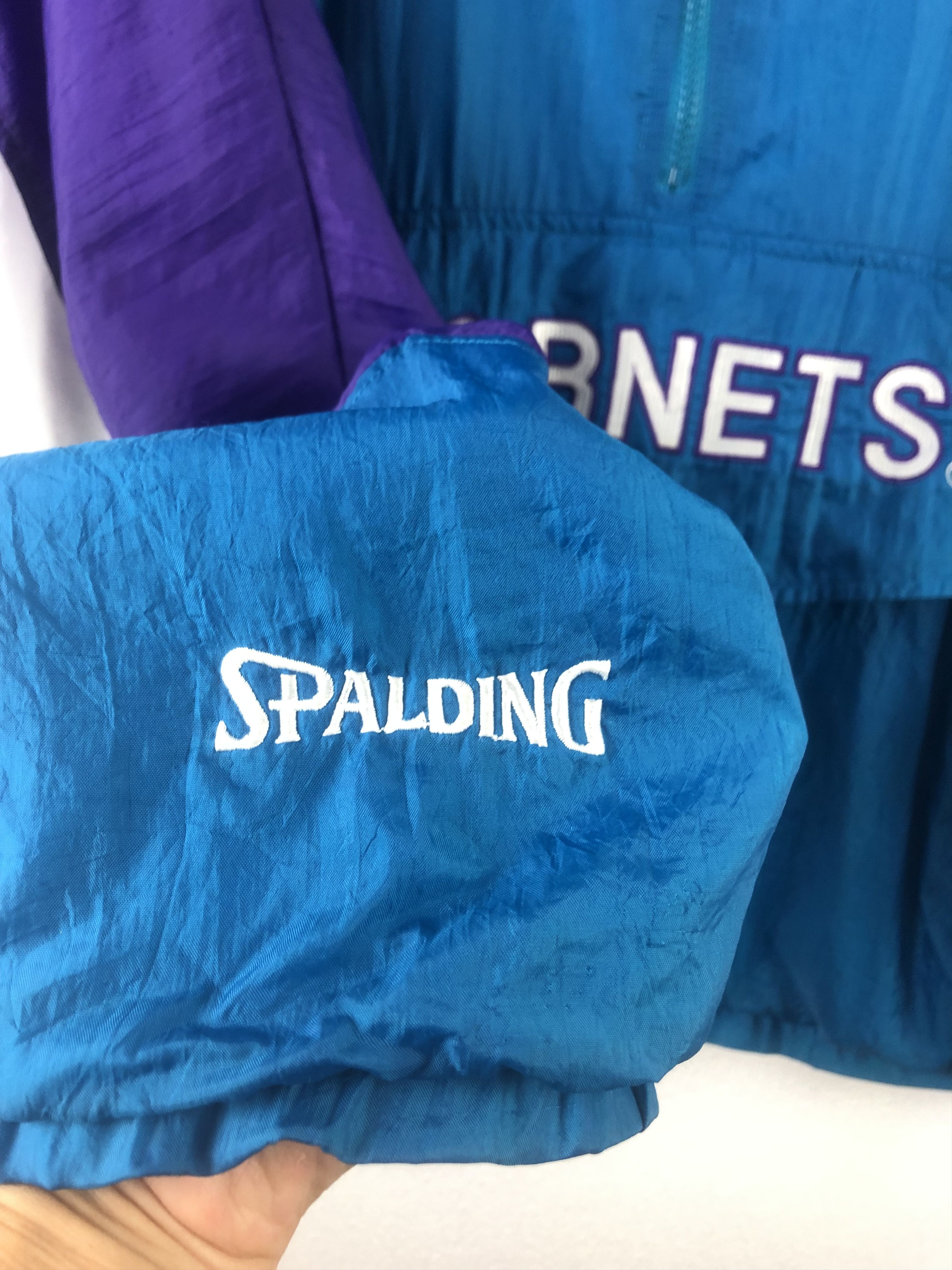 NBA Vintage 90's Charlotte Hornets NBA Spalding Jacket Blue Rare Size US XL / EU 56 / 4 - 15 Thumbnail