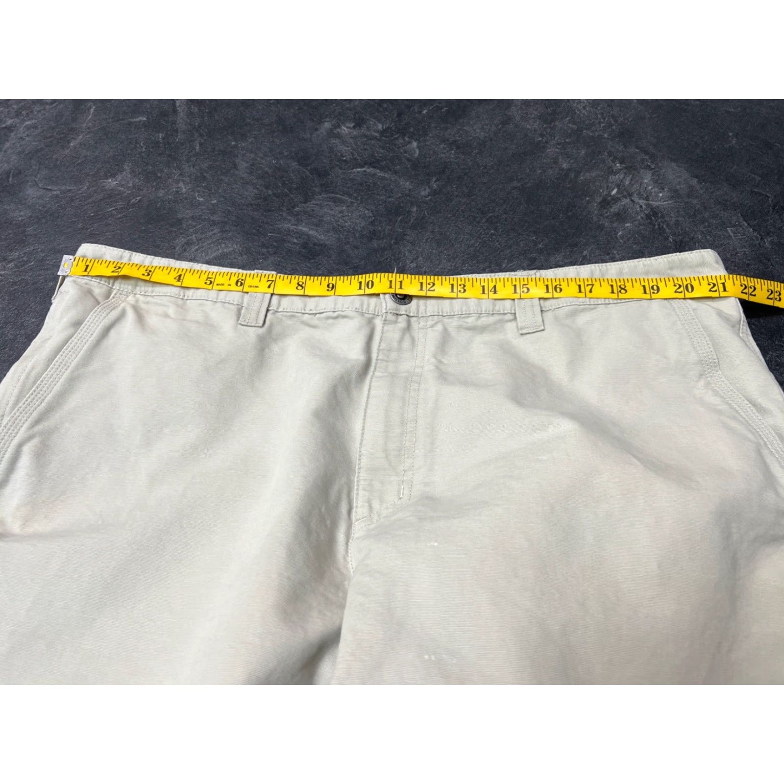 Vintage Columbia Shorts Mens 42W Khaki 10" Inseam Hiking Utility Pockets Casual Outdoor Chino Elastic Waist Pockets Beige Cotton Regular Men Size US 42 / EU 58 - 6 Thumbnail