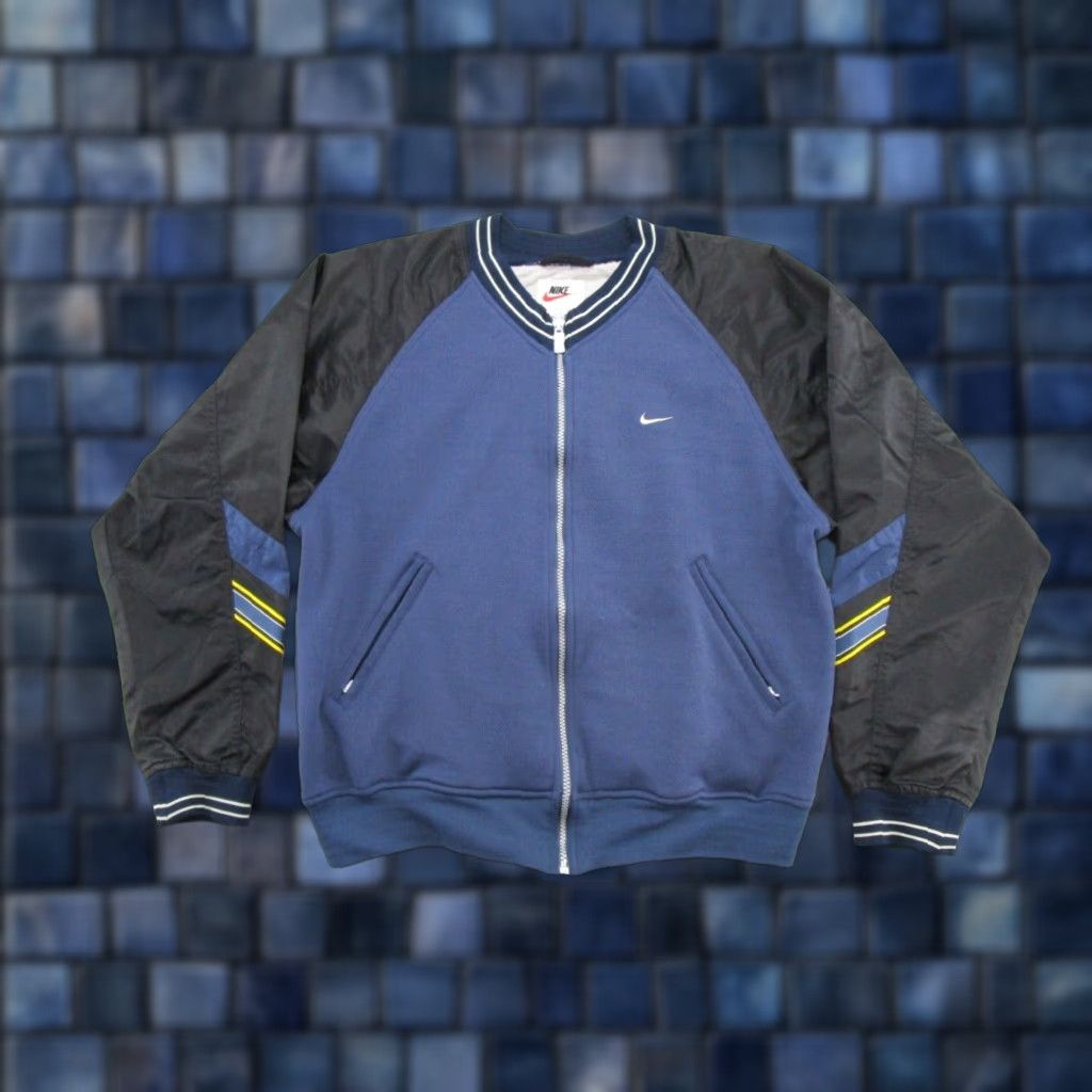 Nike VINTAGE Nike White Tag Women’s Full Zip Windbreaker Jacket Navy Blue 90s Size L Womens Size L / US 10 / IT 46 - 1 Thumbnail
