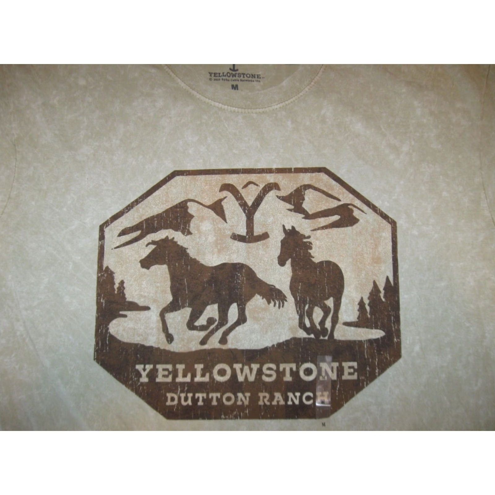 Vintage YELLOWSTONE DUTTON RANCH T Shirt NEW Men's Medium 2020-2029 Beige Cotton Graphic Print Cowboy USA LGBP Mens Size US M / EU 48-50 / 2 - 3 Thumbnail