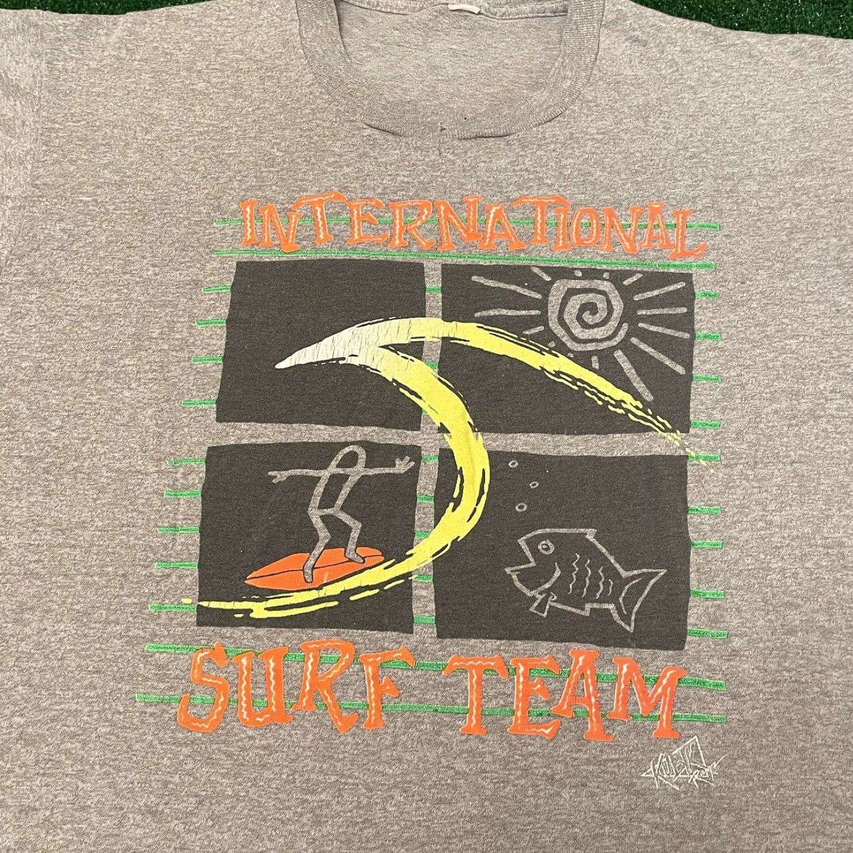 Vintage VINTAGE Surf Team International Shirt Mens Size M 90s VTG Gray 1990s Size US M / EU 48-50 / 2 - 3 Thumbnail