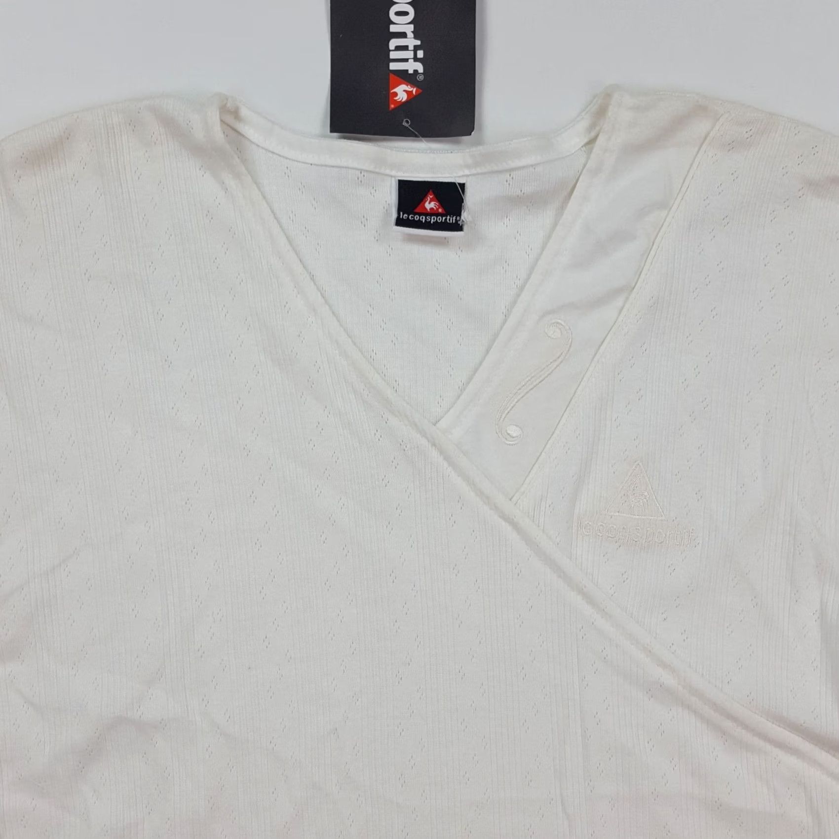 Le Coq Sportif VINTAGE Le Coq Sportif Athletic White V-Neck Women's M Short Sleeve T Shirt Top Size M / US 6-8 / IT 42-44 - 2 Thumbnail
