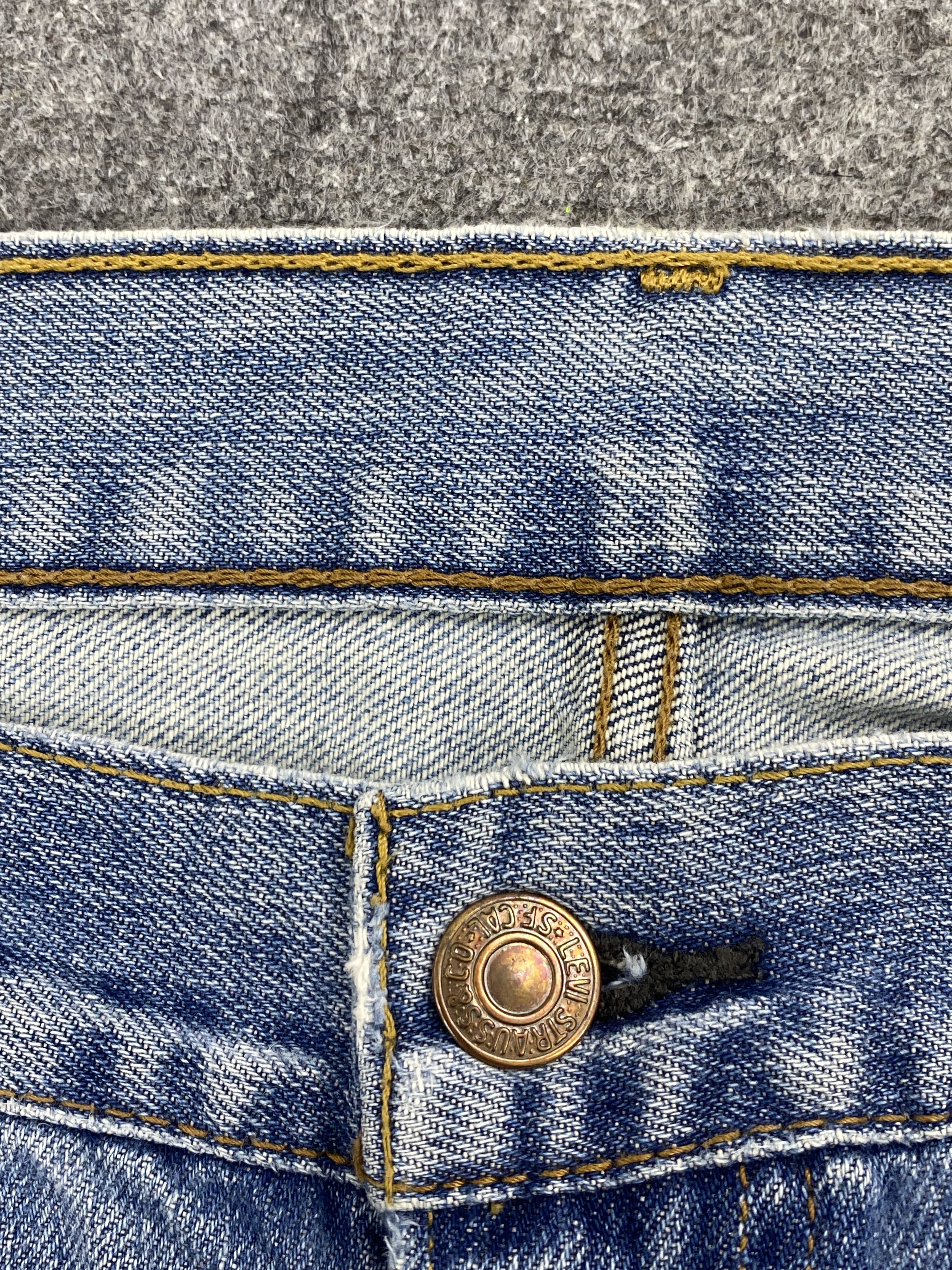 Levi's × Vintage Vintage Levis 569 Light Washed Denim Jeans Size US 34 / EU 50 - 10 Thumbnail