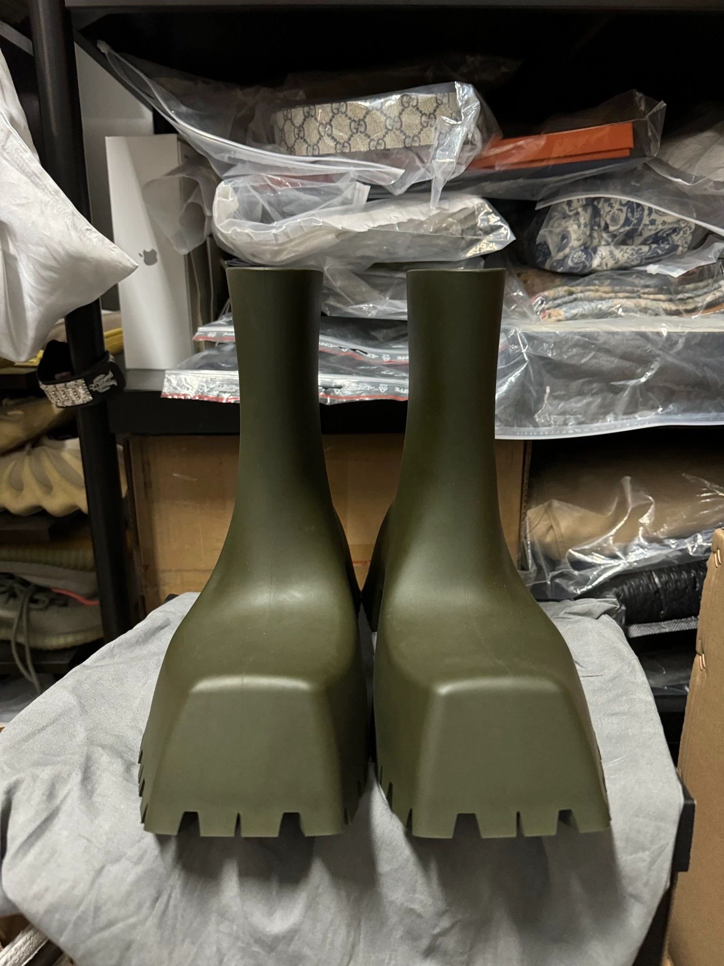 Balenciaga Balenciaga Trooper 42 Dark Green Unworn dust bag & card Size US 9 / EU 42 - 2 Thumbnail