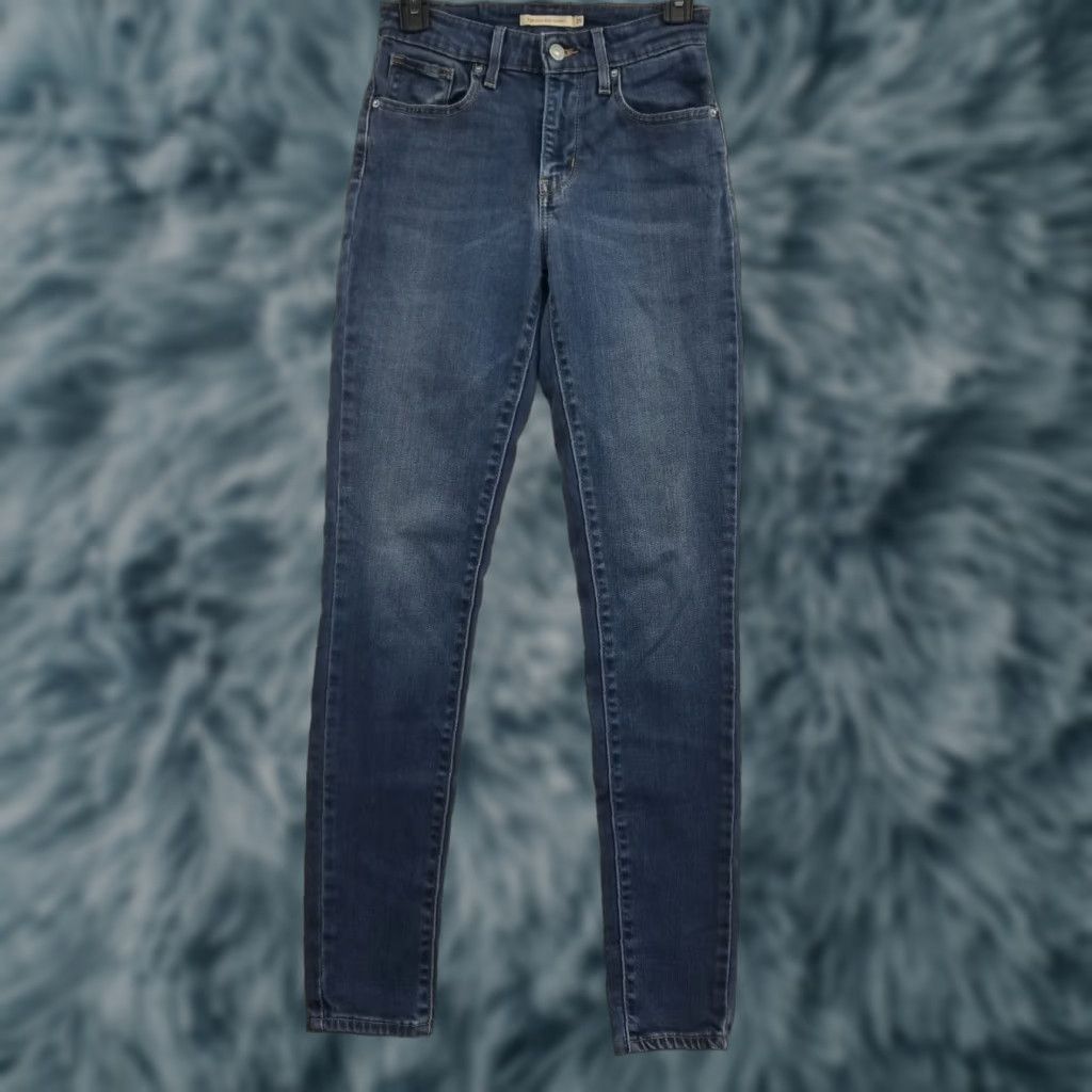 Levi's Levi's 721 Jeans Women Size 25 Denim High Rise Skinny Slimming Blue 5-Pocket Logo Embroidered Pockets Denim Jean Pants Stretch Modern Classic Retro Size 42" / US 20 - 1 Thumbnail