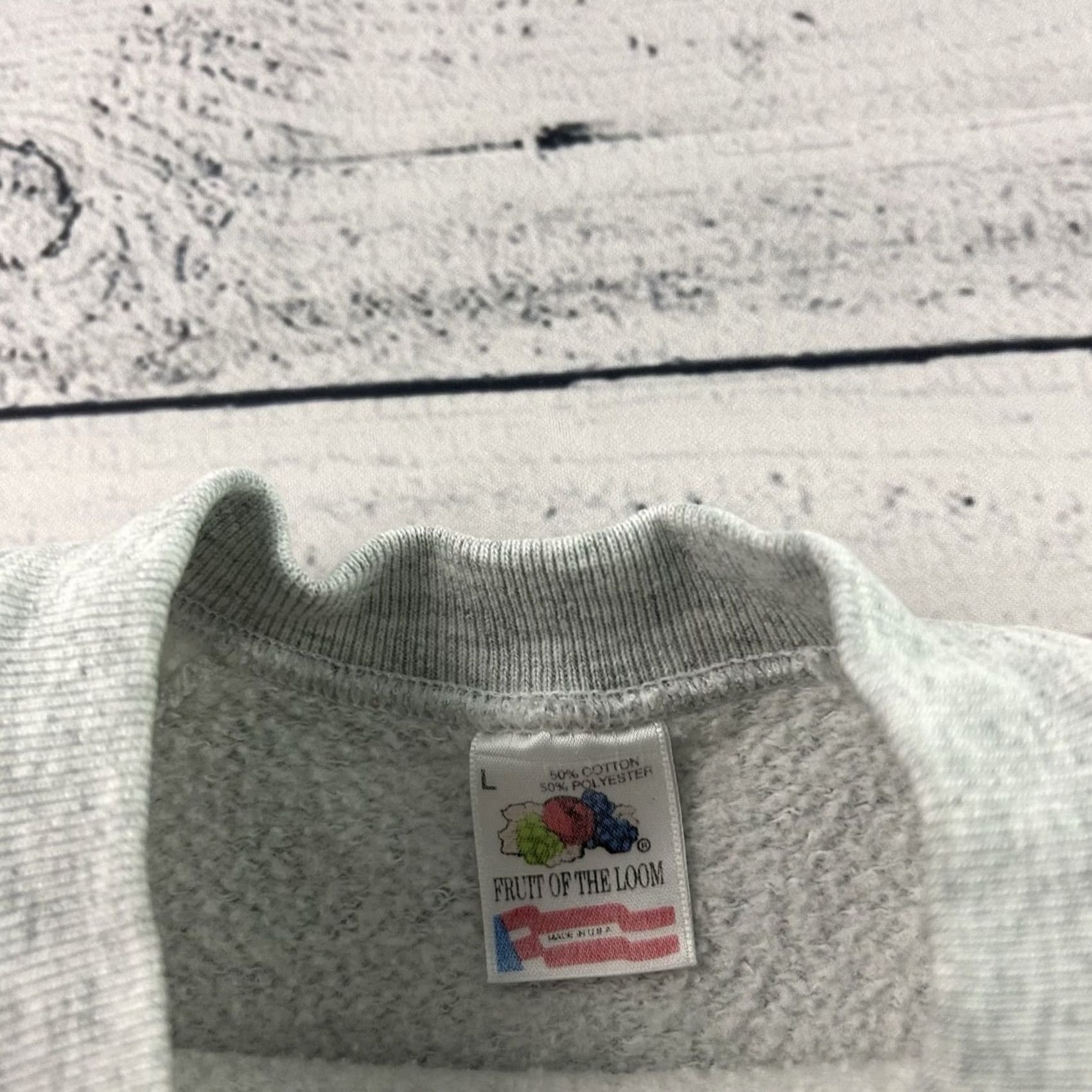 Fruit Of The Loom Vintage Fruit of the Loom St. Maarten Friendly Island Crewneck Sweatshirt Mens L Gray Size US L / EU 52-54 / 3 - 4 Thumbnail