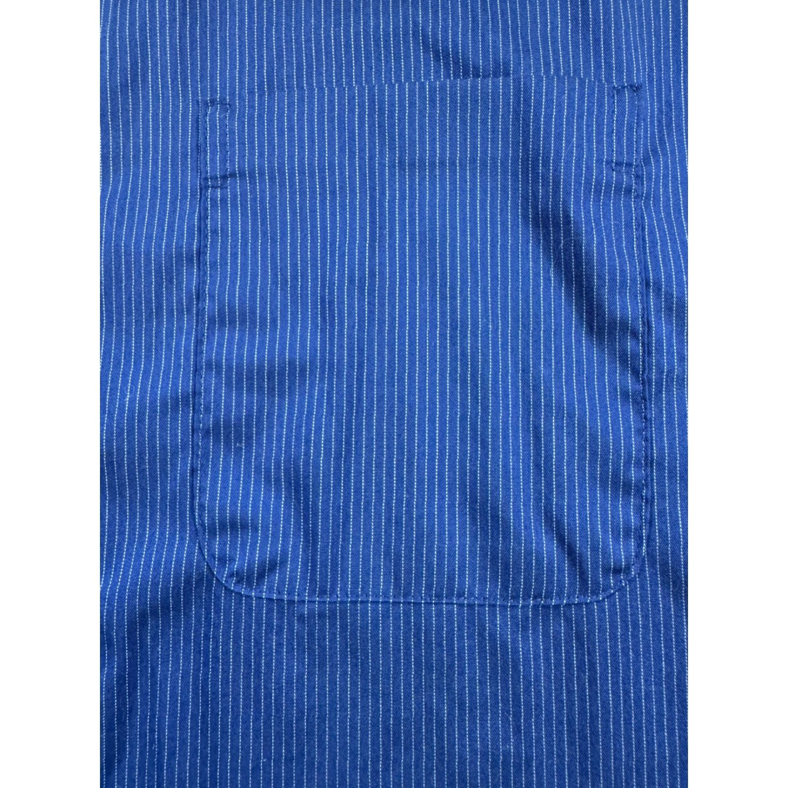 Van Heusen VINTAGE Van Heusen Traveler Long Sleeve Button-Up Shirt XL Blue Striped Men’s 1901 Shirt Classic Travel Button-Up Mens XL Blue Striped Shirt 1901 Size US XL / EU 56 / 4 - 3 Thumbnail