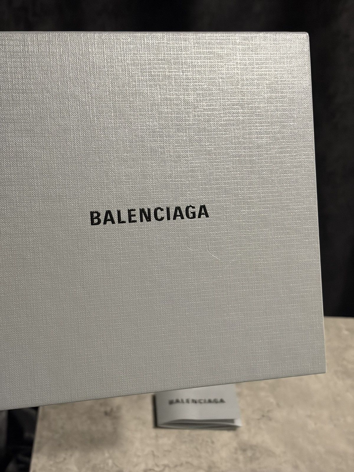 balenciaga logo belt