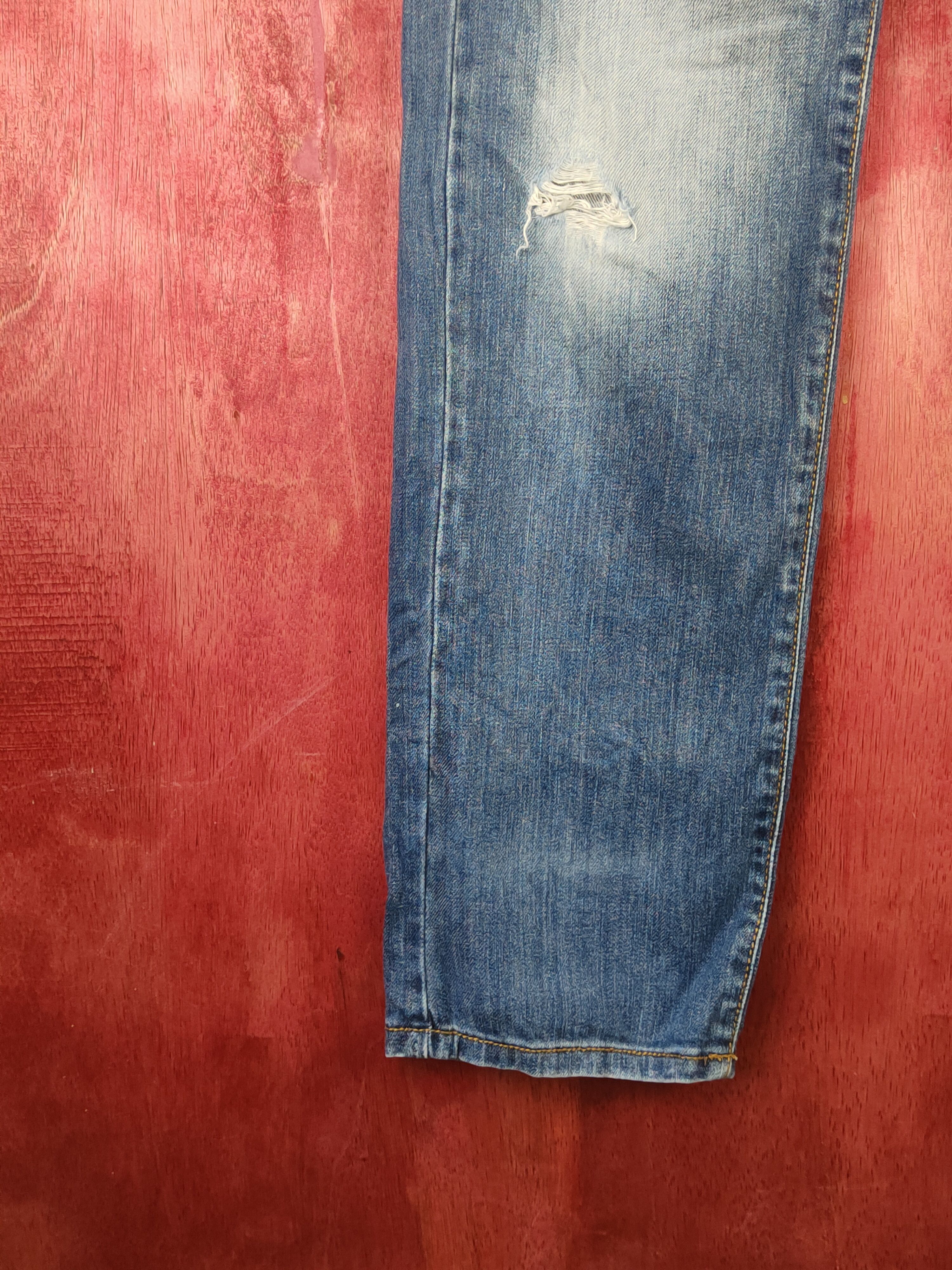 Calvin Klein Calvin Klein Blue Faded Distressed Ripped Jeans #S1772 Size 26" / US 2 / IT 38 - 4 Thumbnail