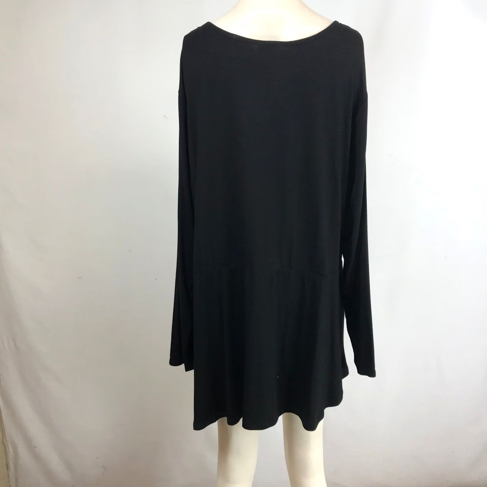 Vince Camuto Vince Camuto Black Long Sleeve Tunic Top Womens Plus Size 2X - Round Neck, Flared Sleeve, Pockets, Lightweight Knit, Pullover, Casual, 2X Women’s Size Size XXL / US 16-18 / IT 52-54 - 5 Thumbnail