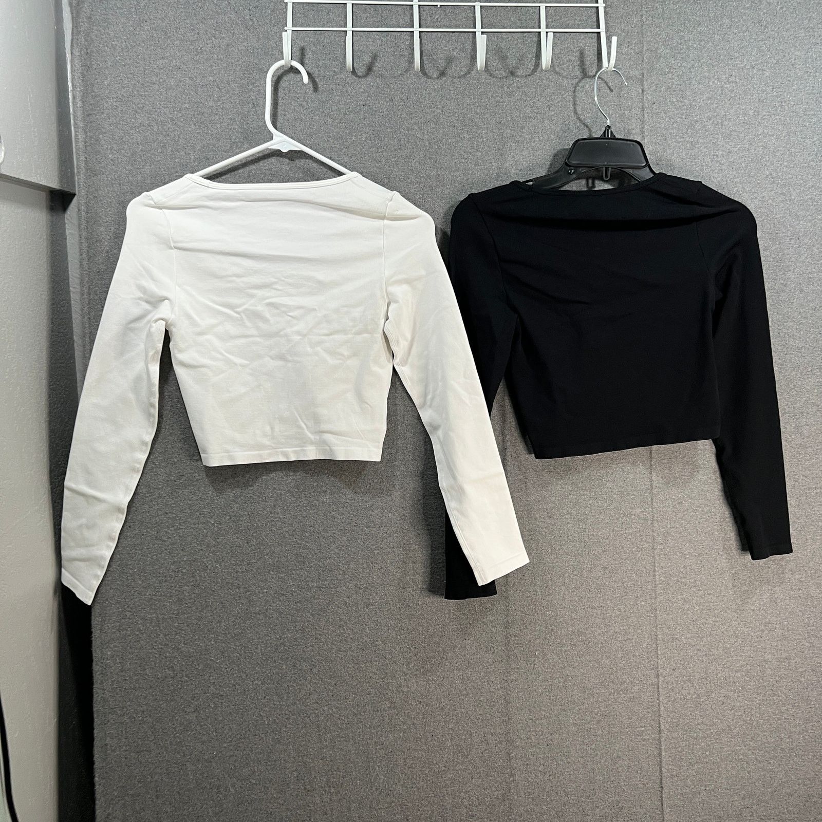 Other OQQ 2 PC Crop Top Long Sleeve Shirt Ladies Black & White Size M / US 6-8 / IT 42-44 - 2 Thumbnail