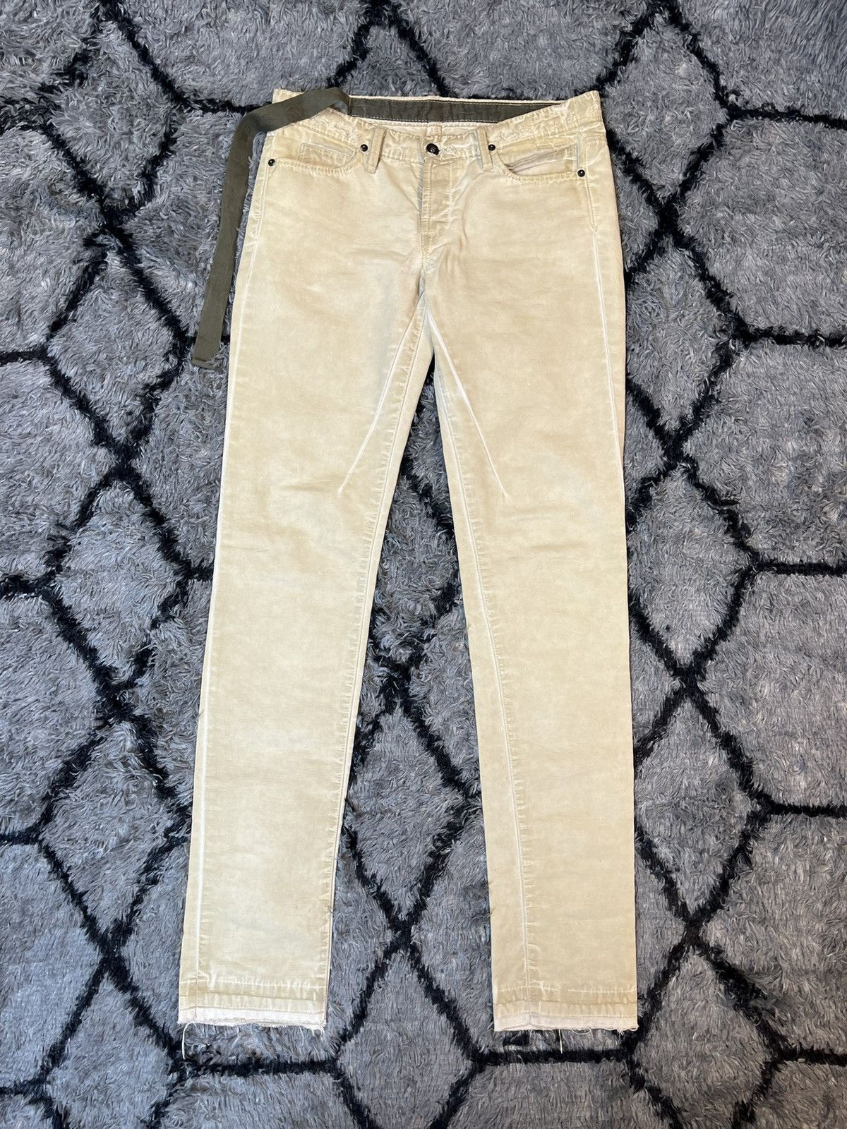 image of Olmar Mirta x Rick Owens Drkshdw Ss09 Strutter Detroit Cut Grosgrain Jeans in Dirty White (Size 30)