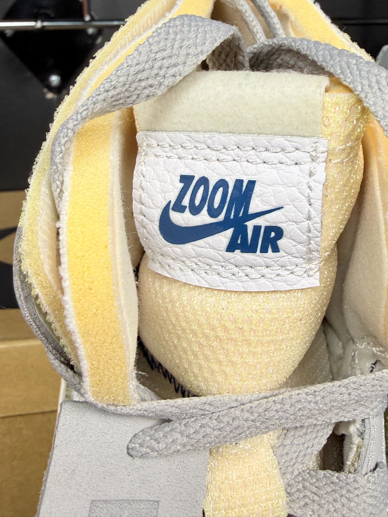 Jordan Brand Air Jordan 1 High Zoom Air CMFT "London" - Size 6 Size US 6 / EU 39 - 6 Thumbnail
