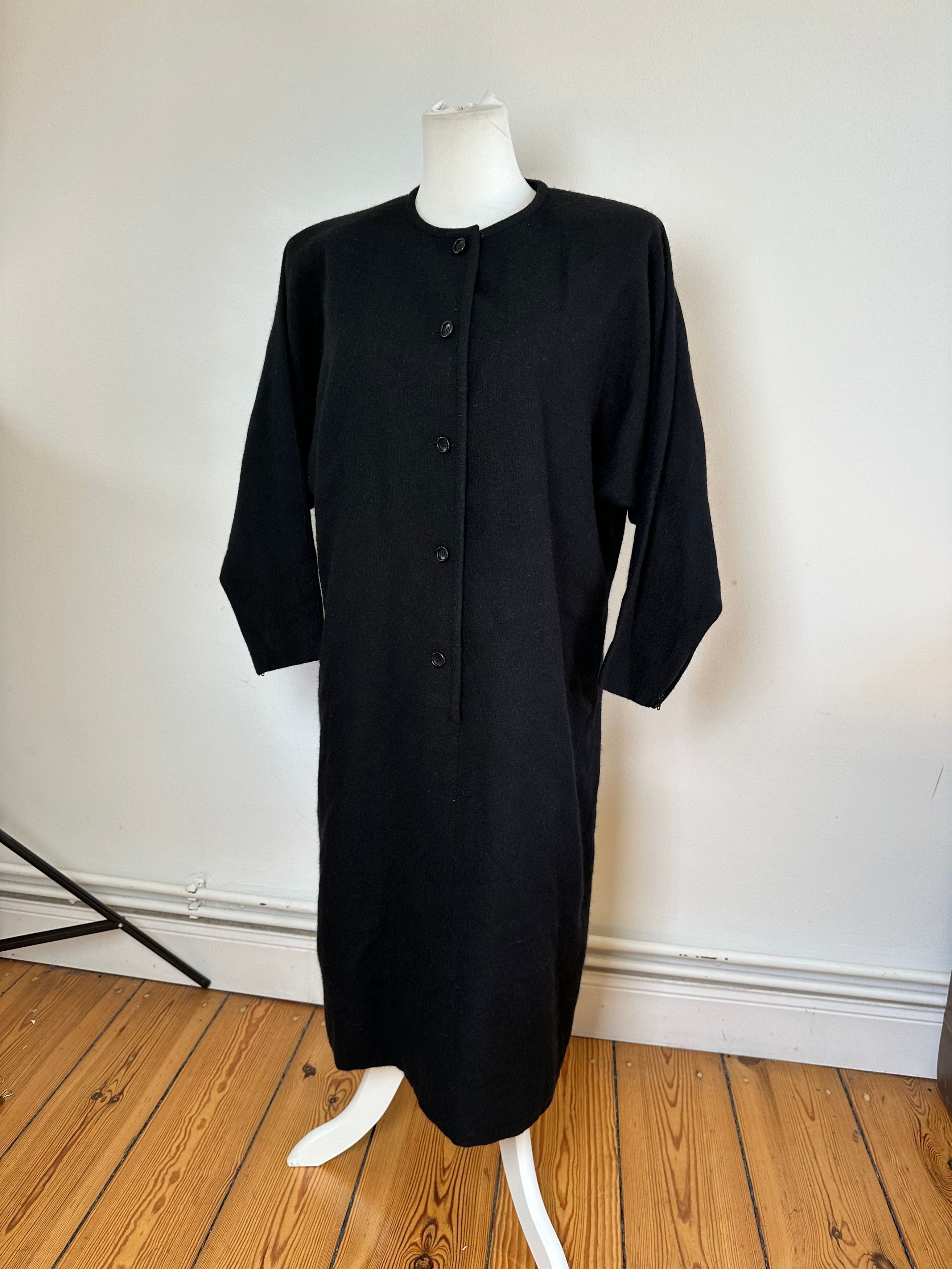 Givenchy Vintage Wool Shift Dress Black M Size M / US 6-8 / IT 42-44 - 1 Thumbnail