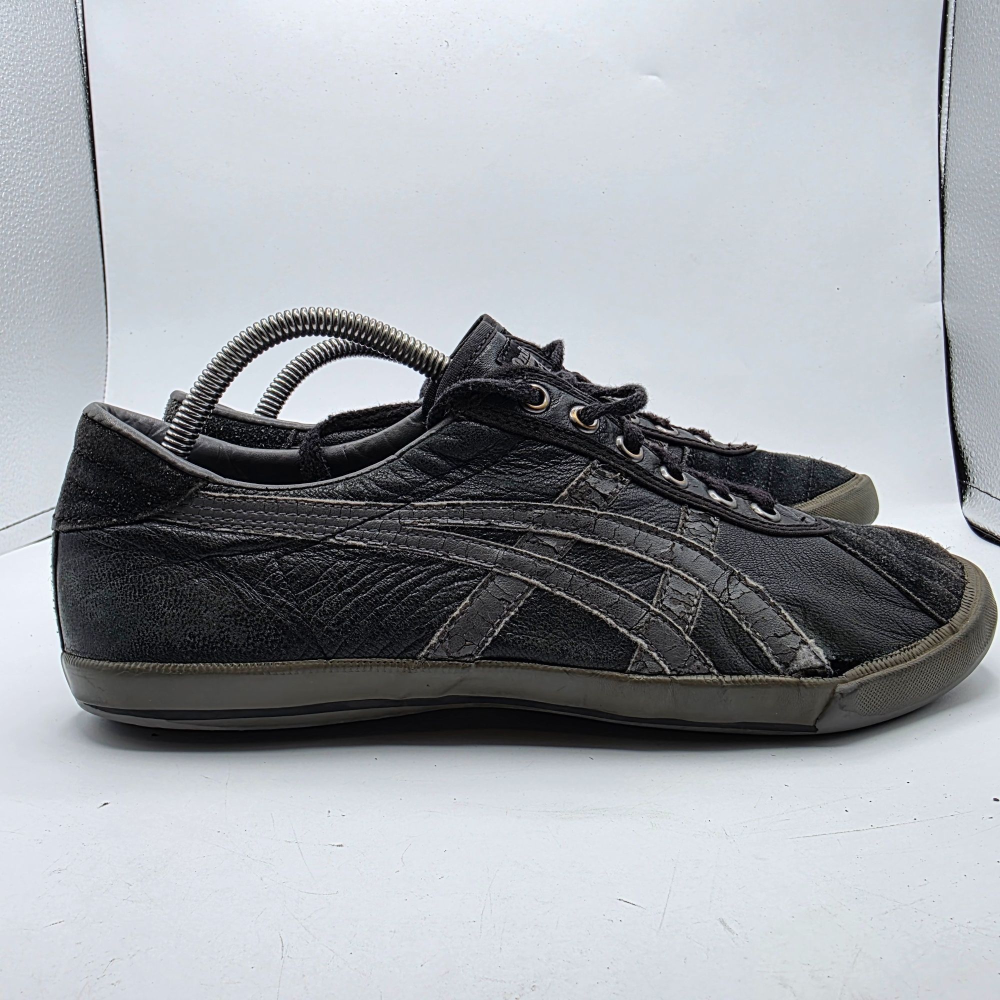 Onitsuka Tiger Onitsuka Tiger Rotation 77 Mens Size 10 Black Sneaker Shoes Size US 10 / EU 43 - 16 Thumbnail