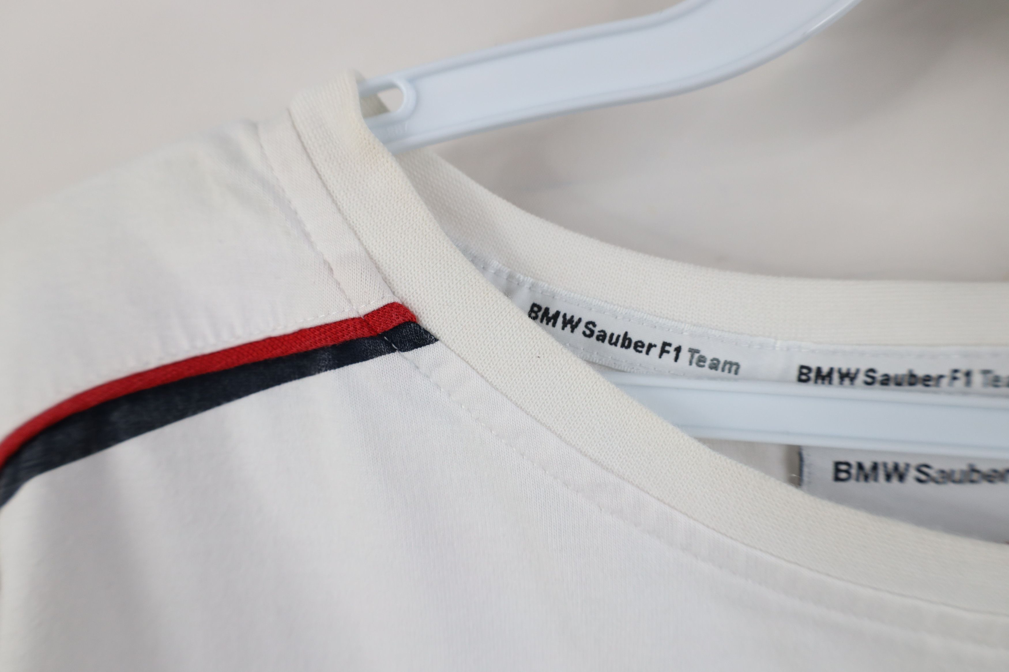 Vintage Vintage Y2K BMW Sauber F1 Team Spell Out F1 Racing T-Shirt Size US XXL / EU 58 / 5 - 9 Thumbnail