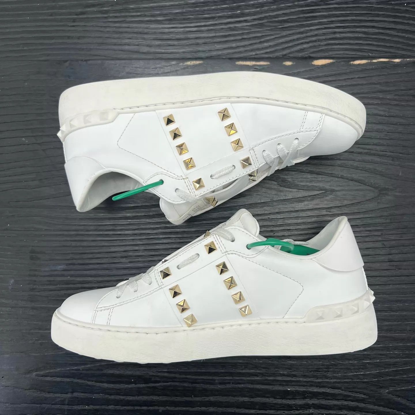 Valentino Valentino Rockstud White 37 Like New With Box Size US 6.5 / IT 36.5 - 2 Thumbnail