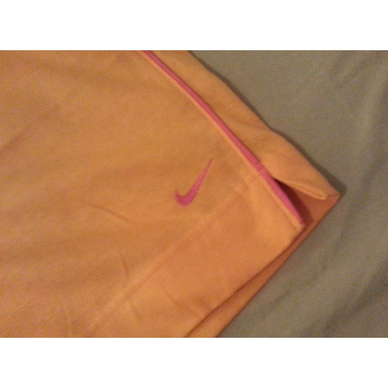 Nike Womens Nike Shorts XL Athletic Yellow Sports Gym Workout Shirt? Size 40" / US 18 - 4 Thumbnail