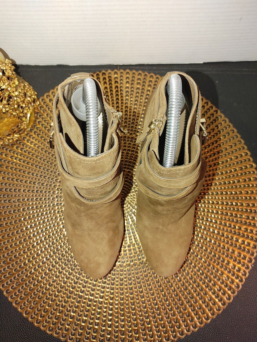 White House Black Market White House Black Market Suede Booties Size 6.5M Size US 6 / IT 36 - 5 Thumbnail