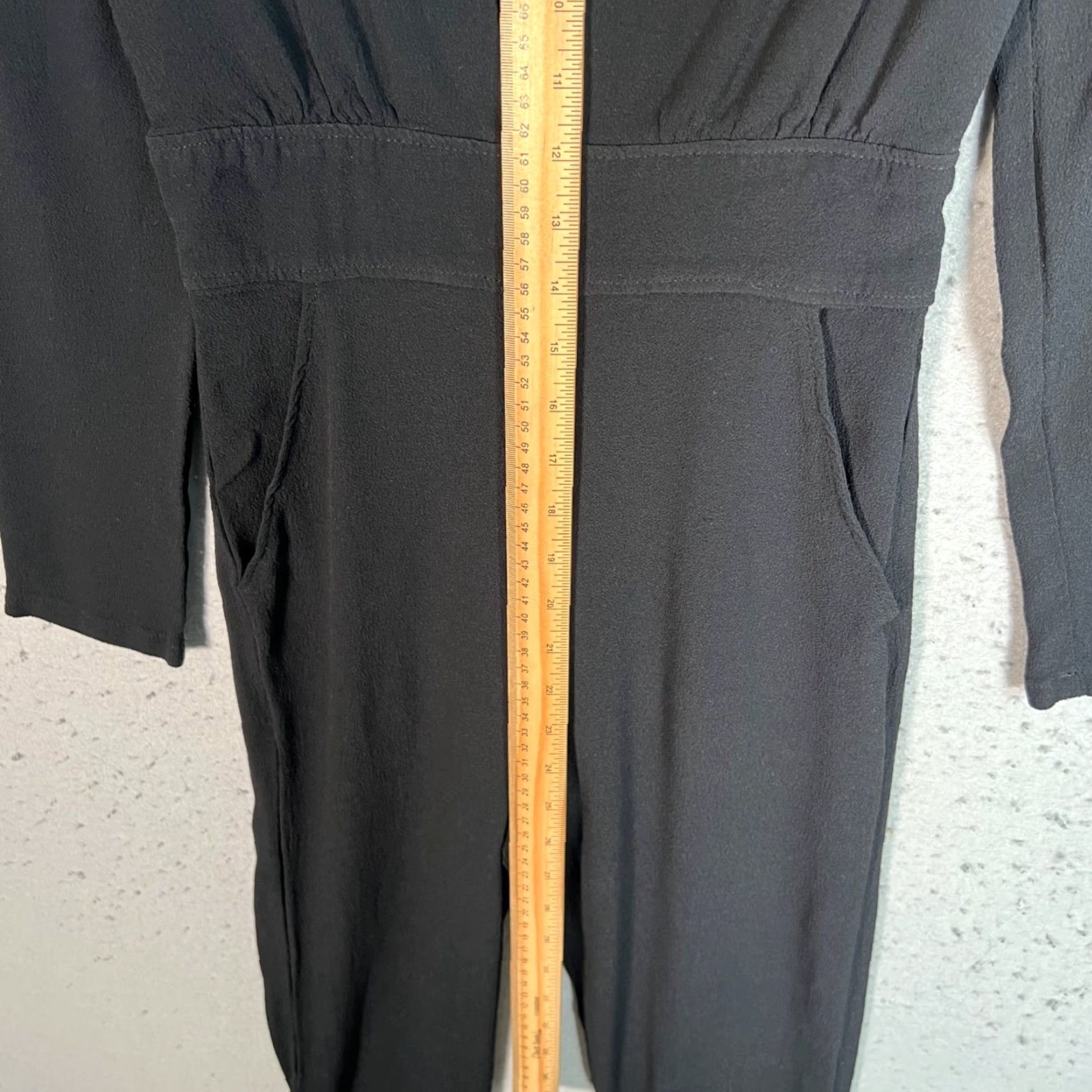 Reformation REFORMATION Jumpsuit Women Long Sleeve V-Neck Black Size 2 Adult Regular Knit Rayon Solid 8/10 Vintage/Used Women’s Size XS / US 0-2 / IT 36-38 - 7 Thumbnail